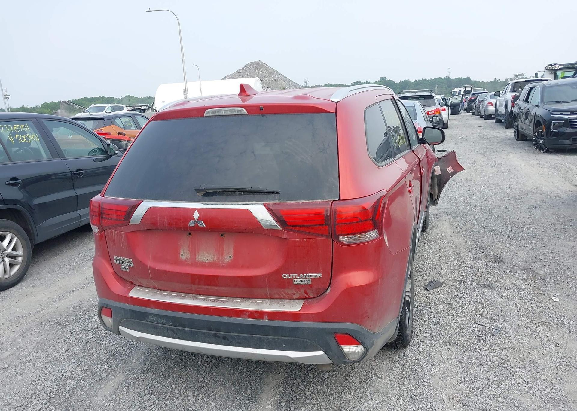 2017 MITSUBISHI OUTLANDER SE