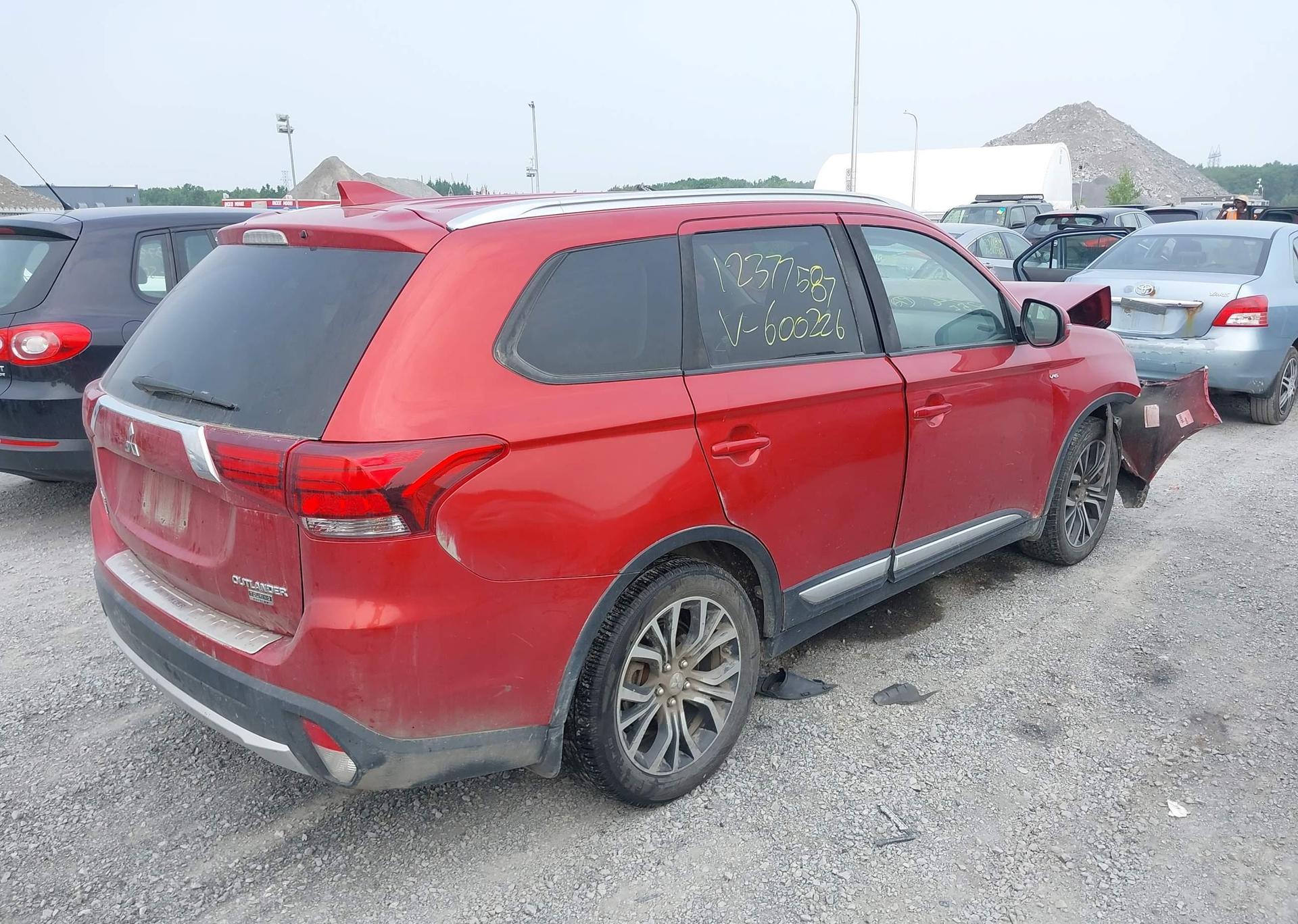 2017 MITSUBISHI OUTLANDER SE