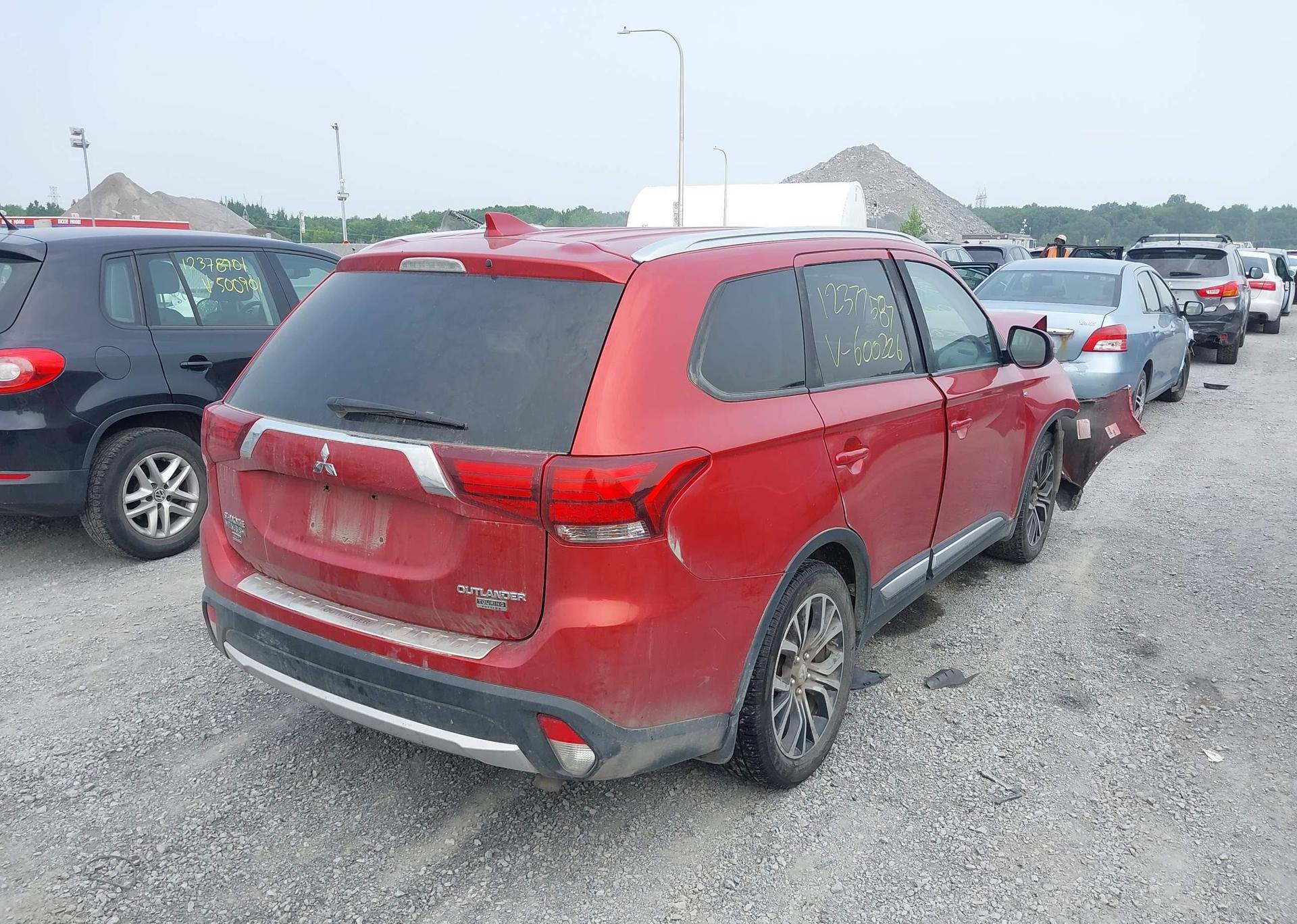 2017 MITSUBISHI OUTLANDER SE