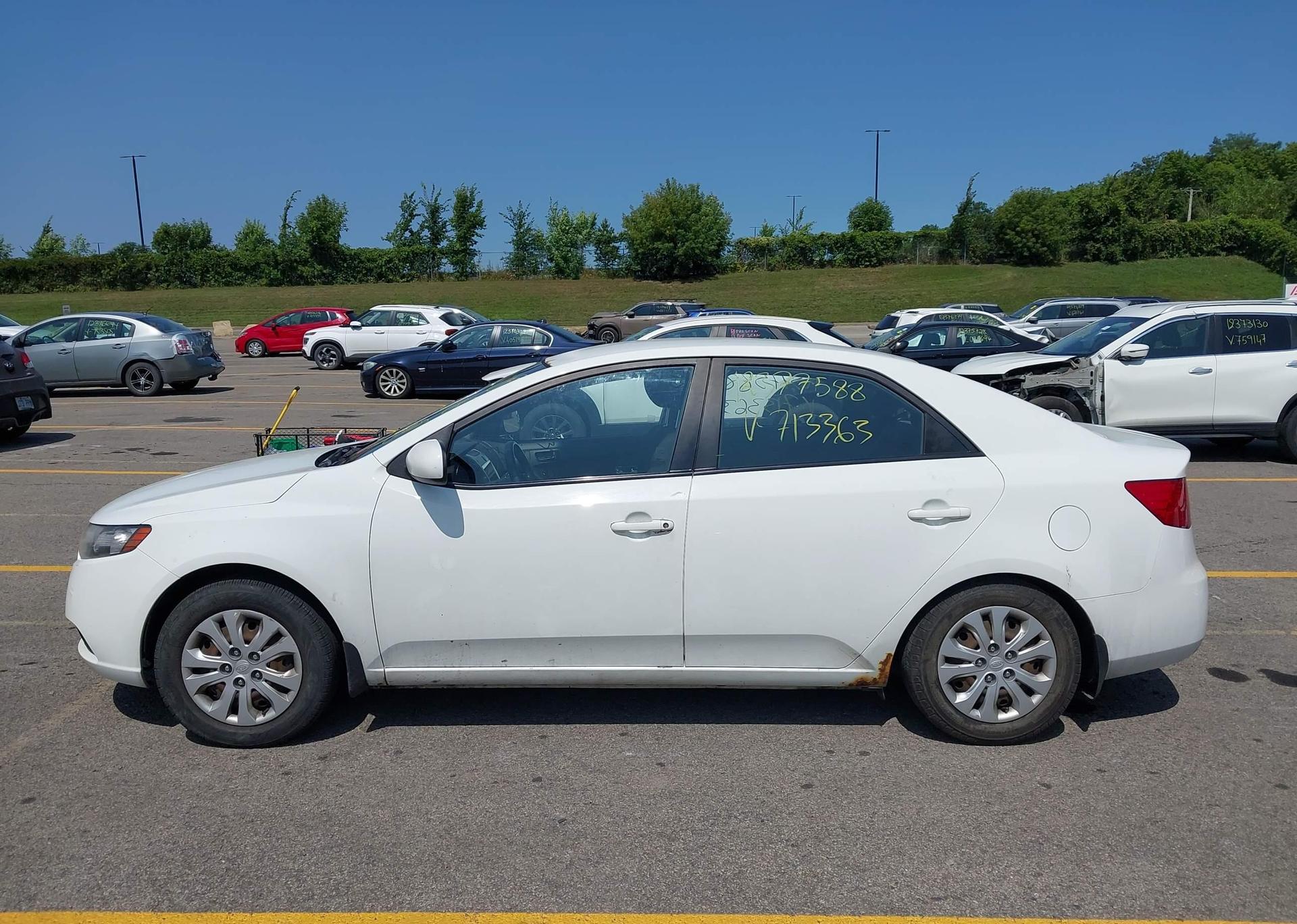 2013 KIA FORTE LX