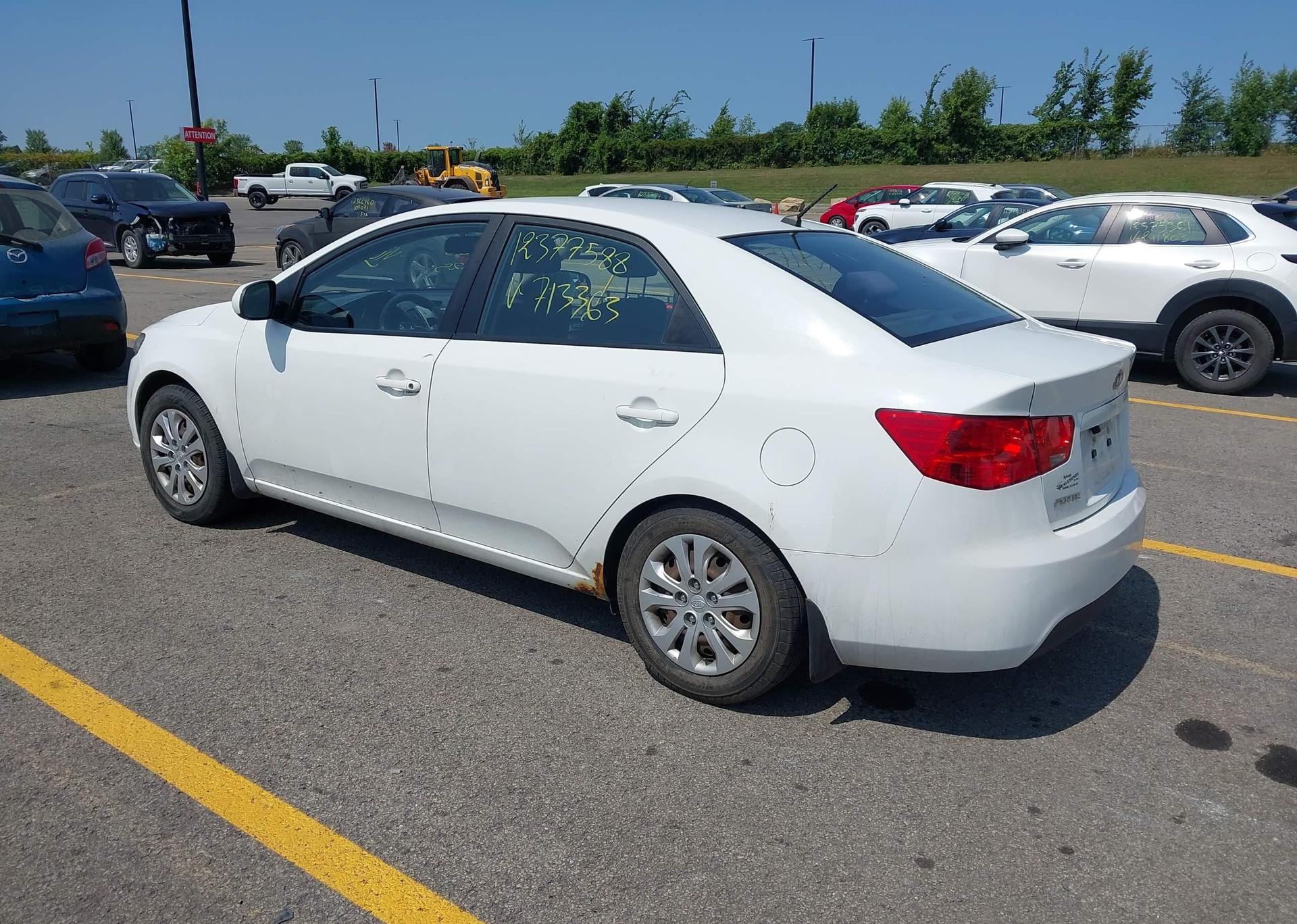 2013 KIA FORTE LX