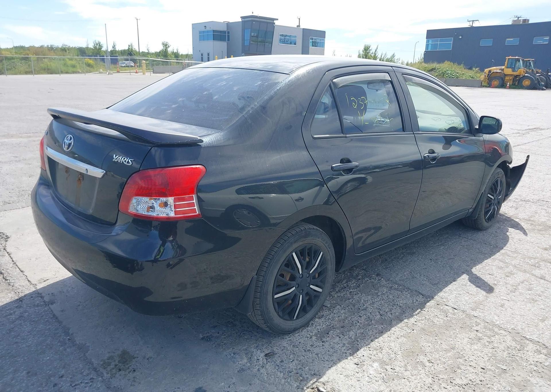 2010 TOYOTA YARIS