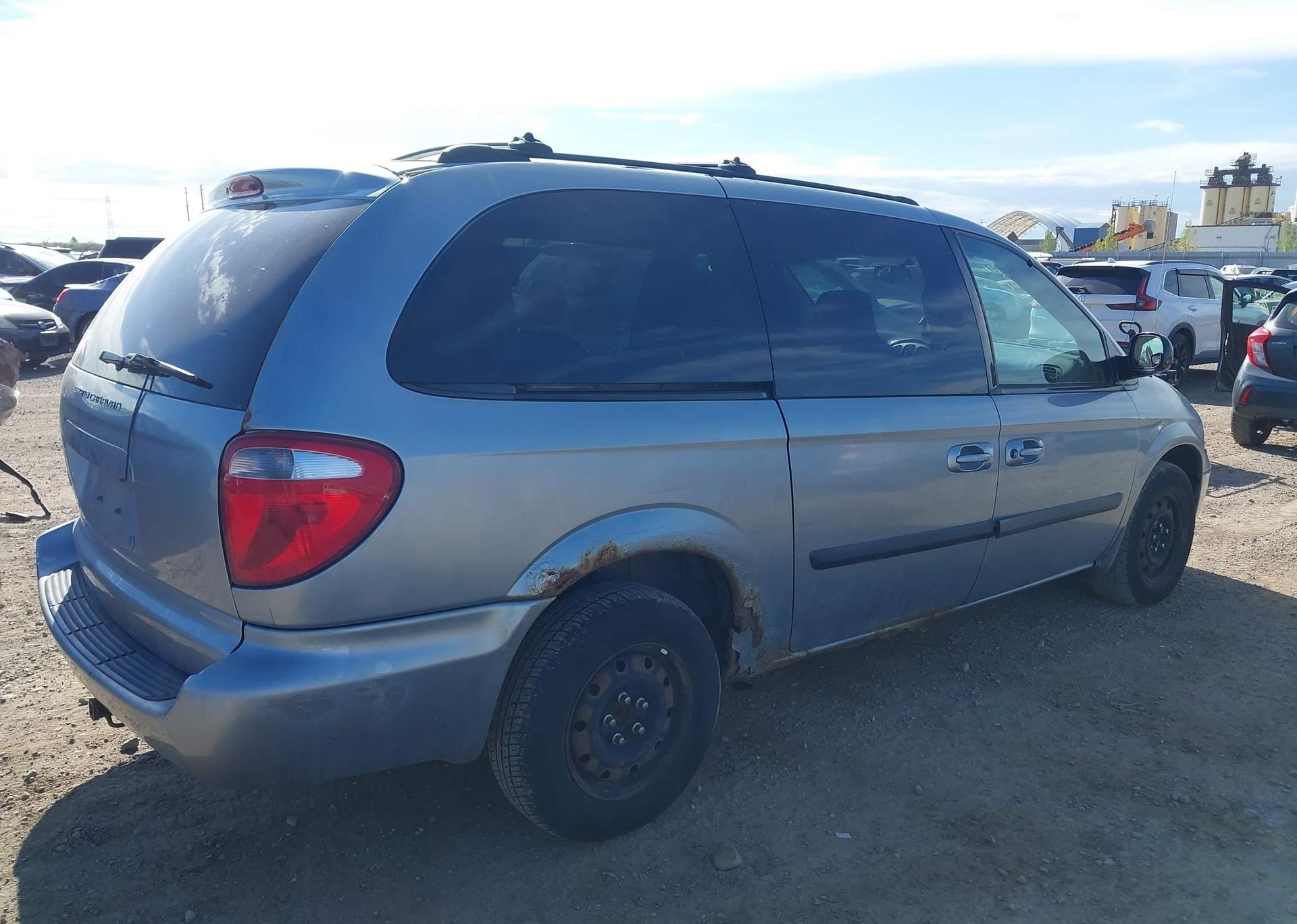 2005 DODGE GRAND CARAVAN SE