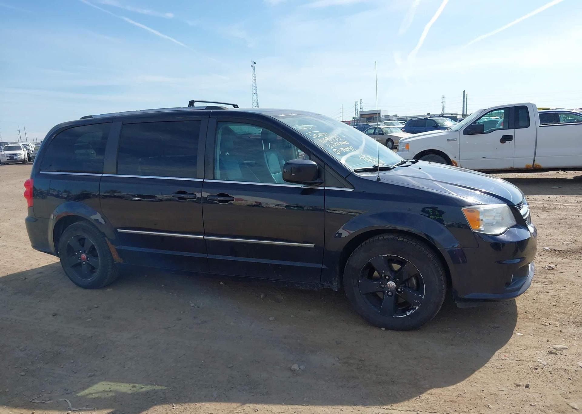 2011 DODGE GRAND CARAVAN CREW