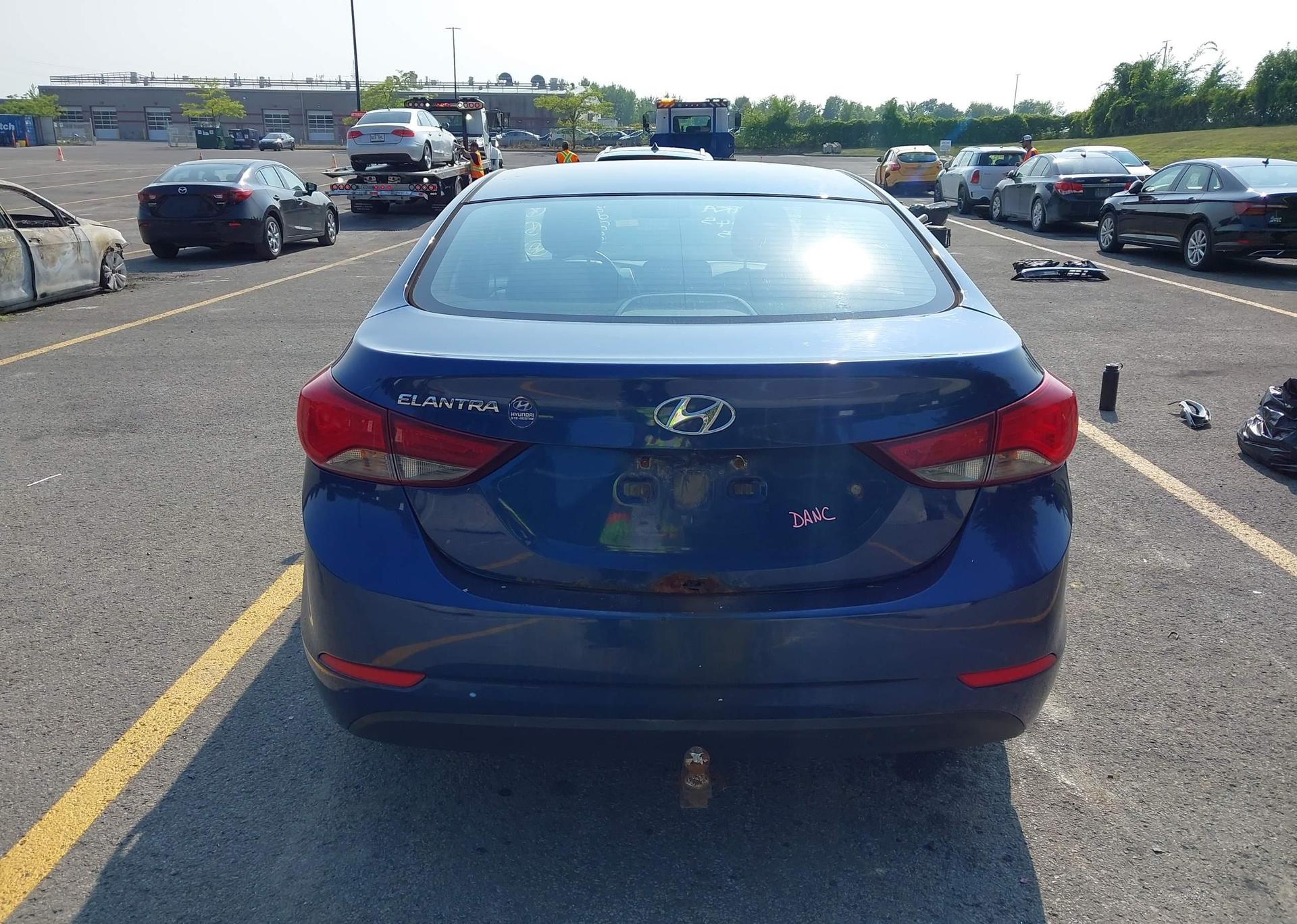 2016 HYUNDAI ELANTRA SE