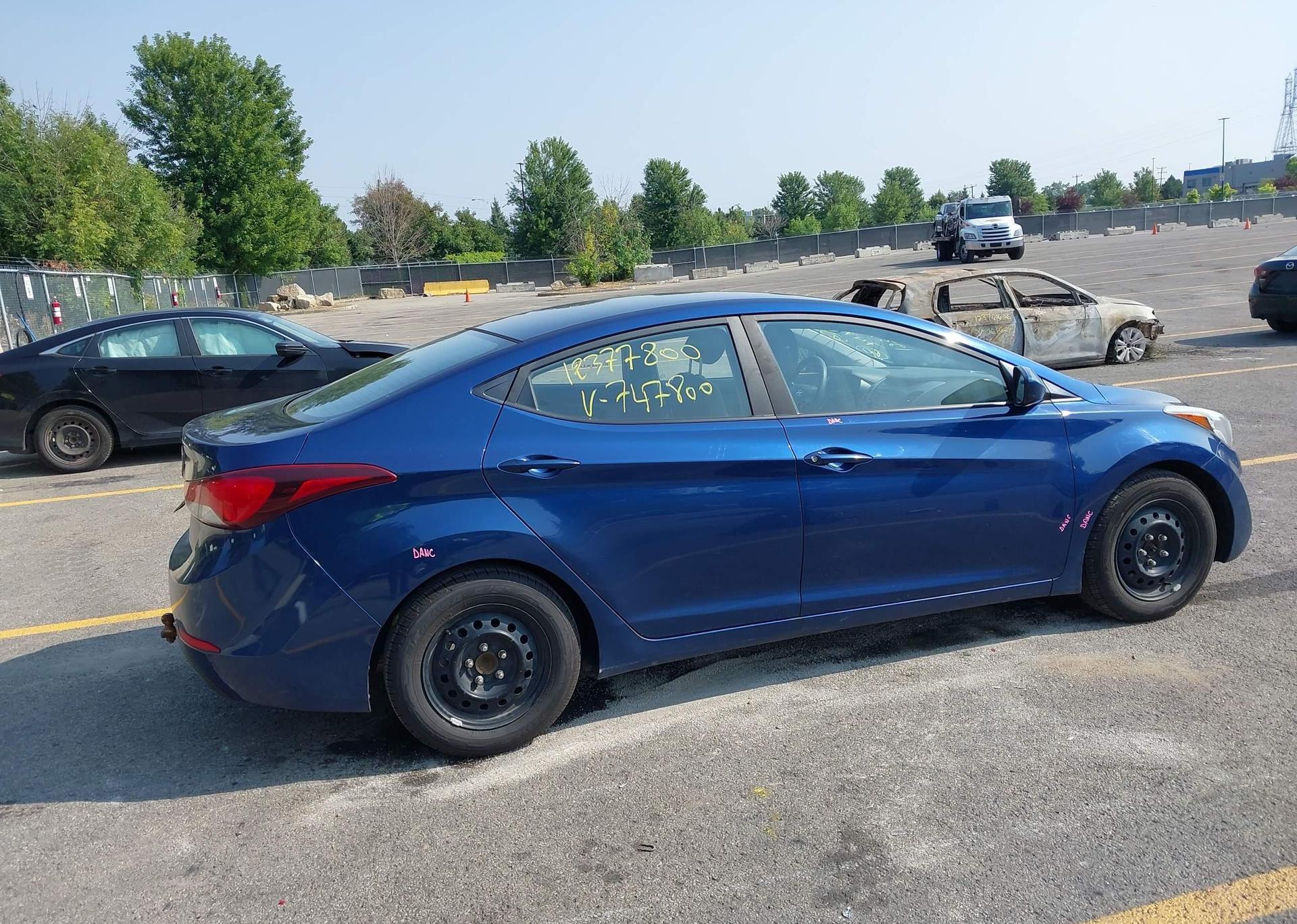 2016 HYUNDAI ELANTRA SE