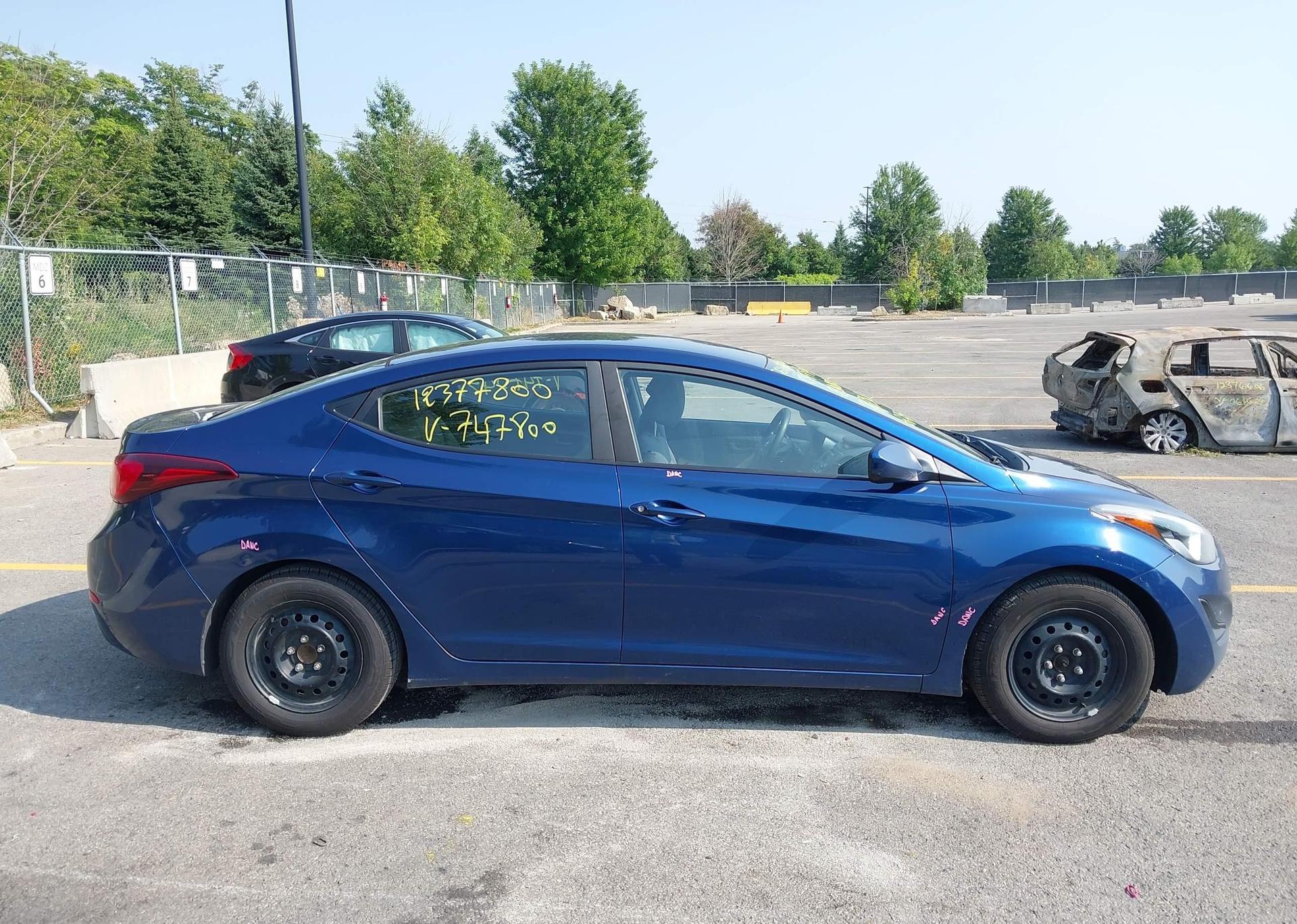 2016 HYUNDAI ELANTRA SE