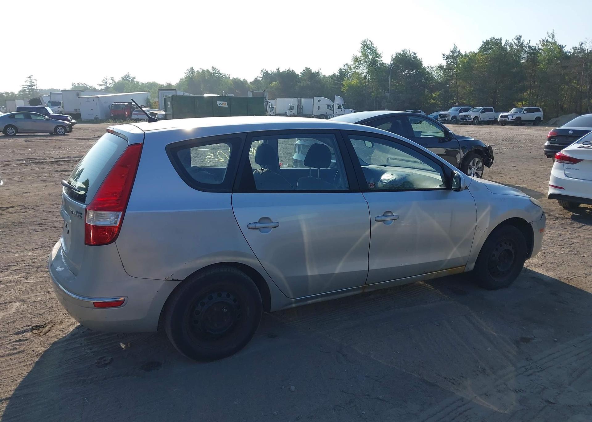 2011 HYUNDAI ELANTRA