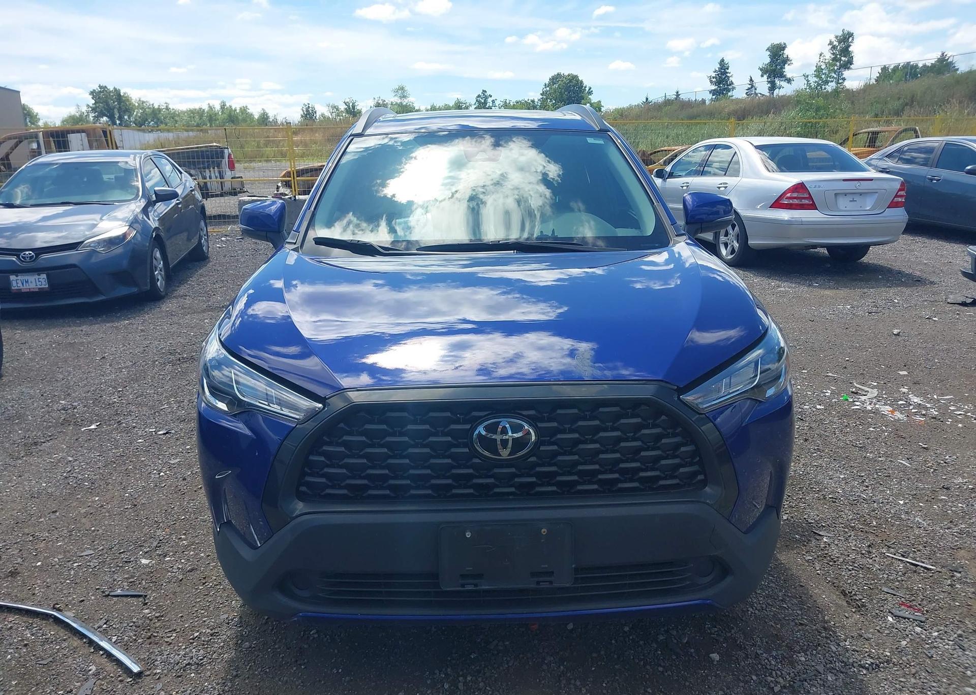 2022 TOYOTA COROLLA CROSS LE