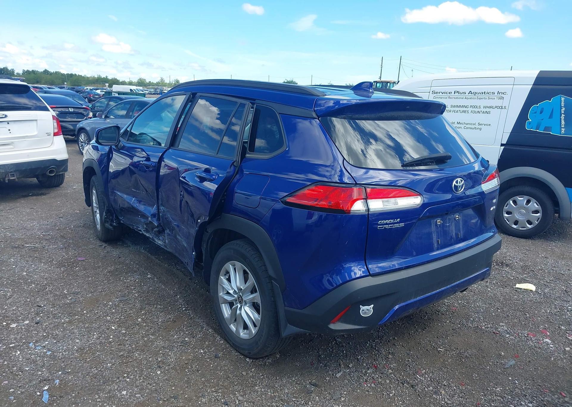 2022 TOYOTA COROLLA CROSS LE
