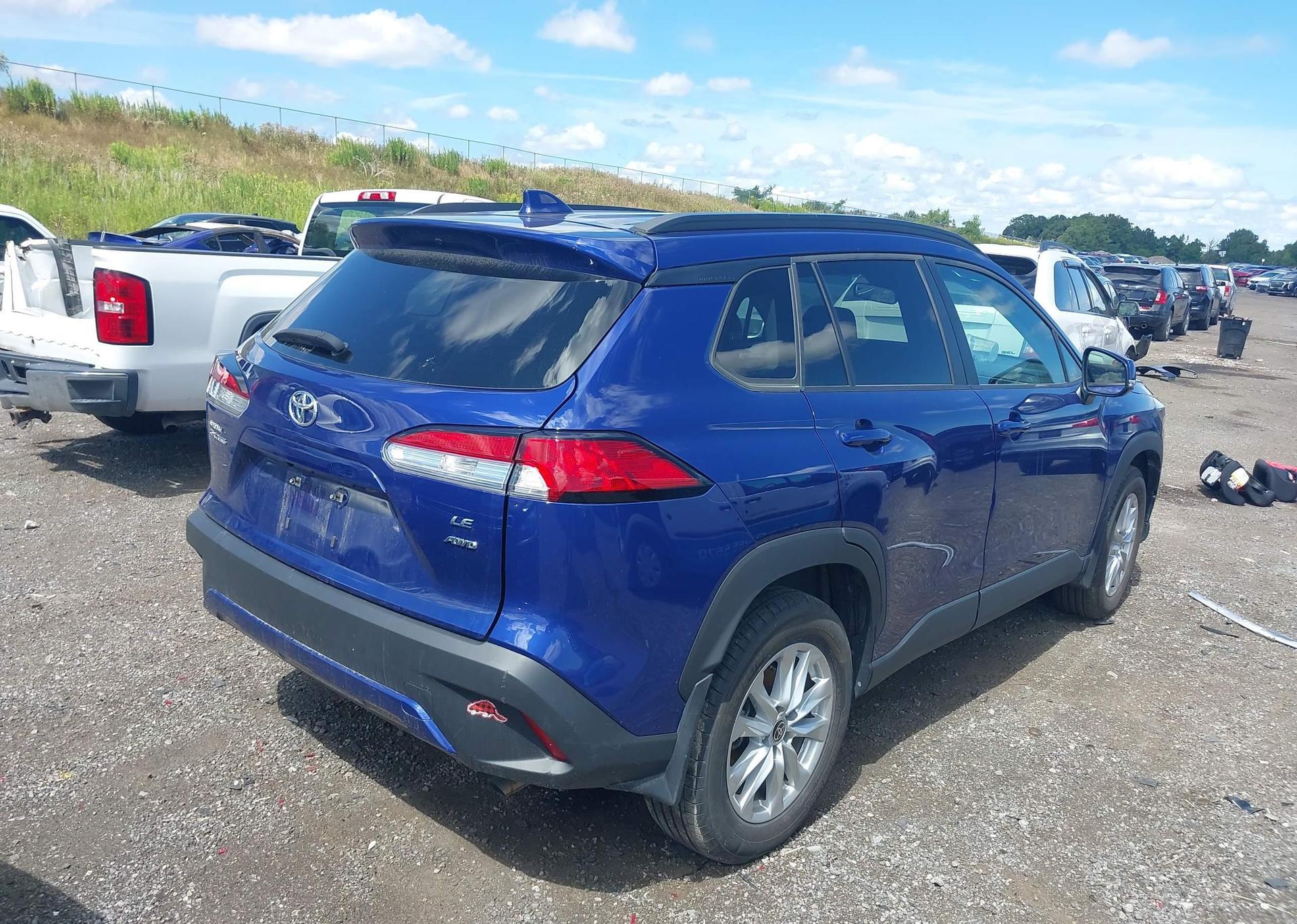 2022 TOYOTA COROLLA CROSS LE