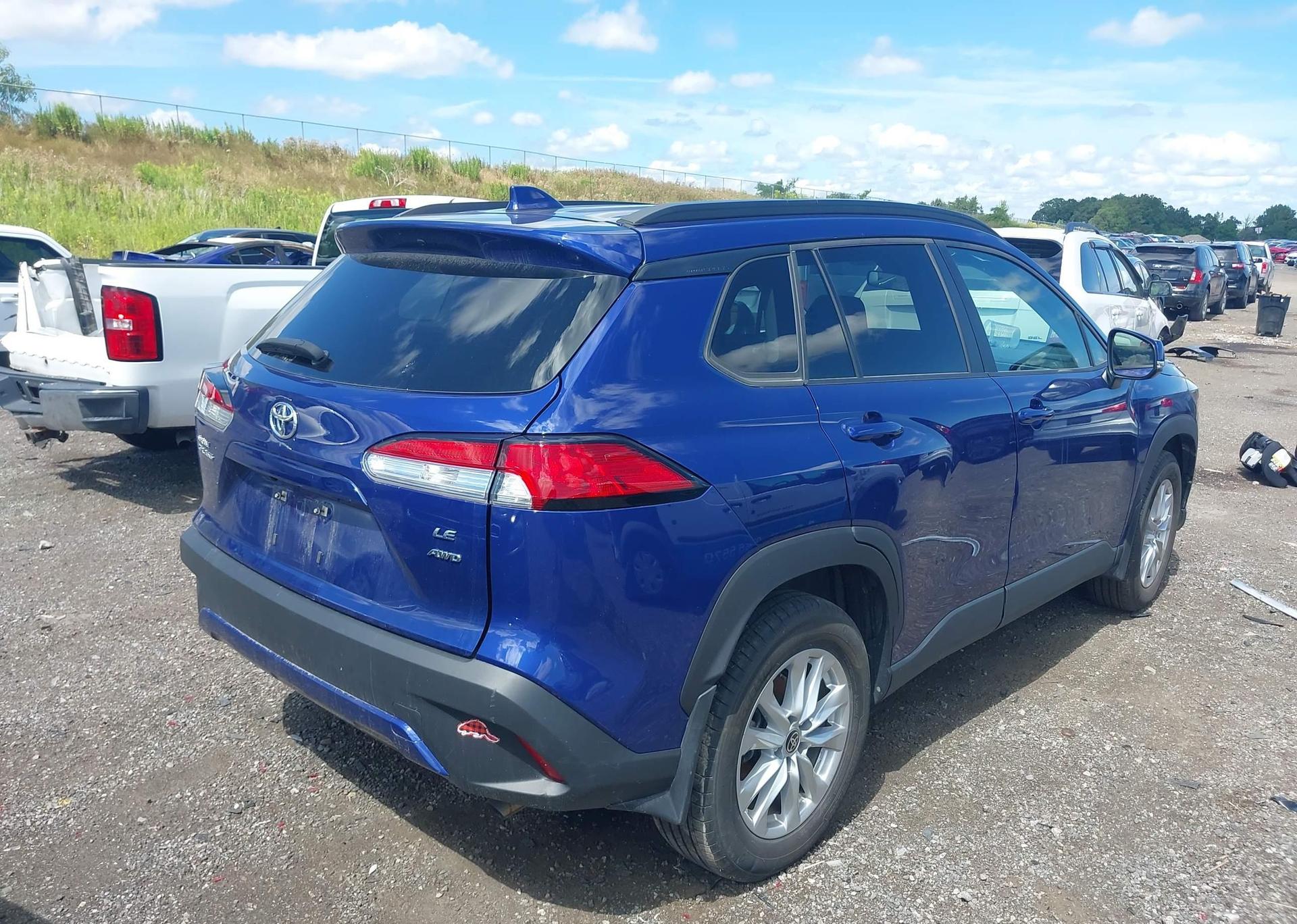 2022 TOYOTA COROLLA CROSS LE