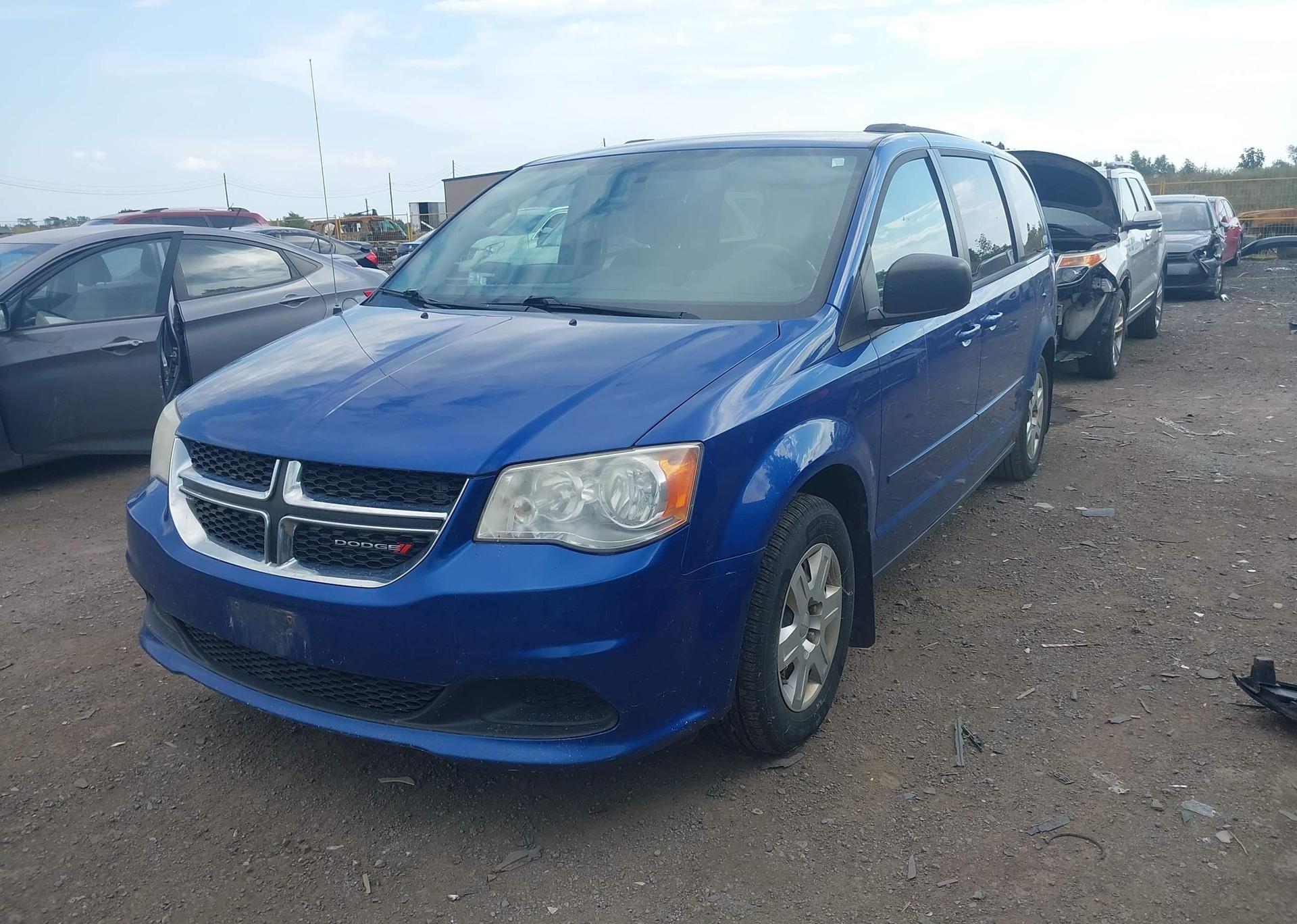 2013 DODGE GRAND CARAVAN SE