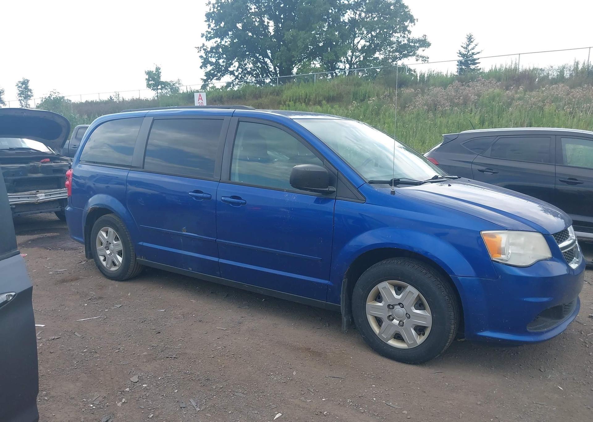 2013 DODGE GRAND CARAVAN SE
