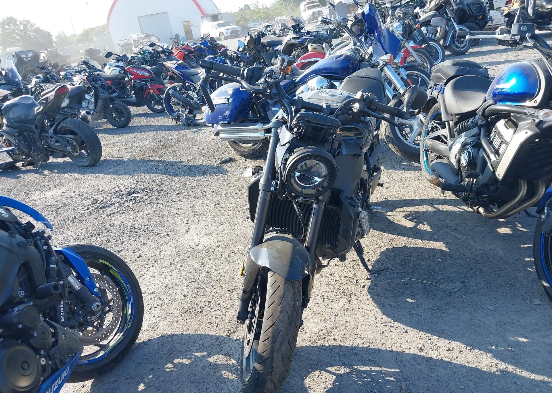 2024 YAMAHA XSR900