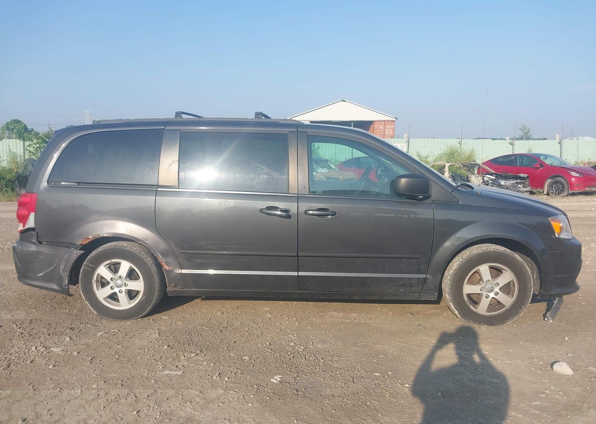 2011 DODGE GRAND CARAVAN SE