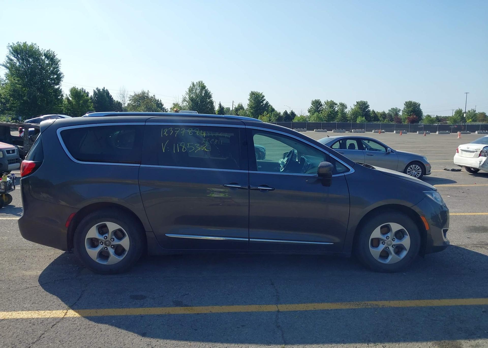 2018 CHRYSLER PACIFICA HYBRID TOURING L
