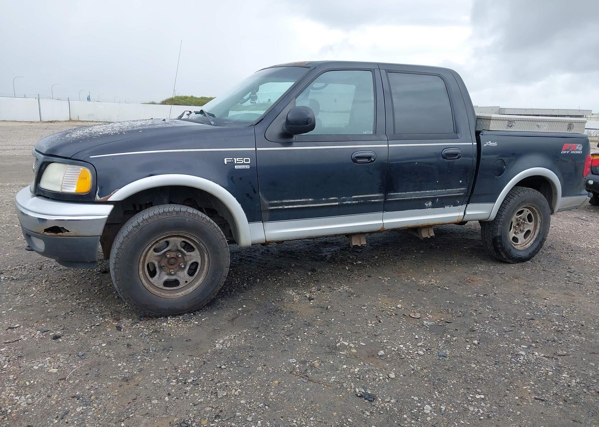 2003 FORD F-150 LARIAT