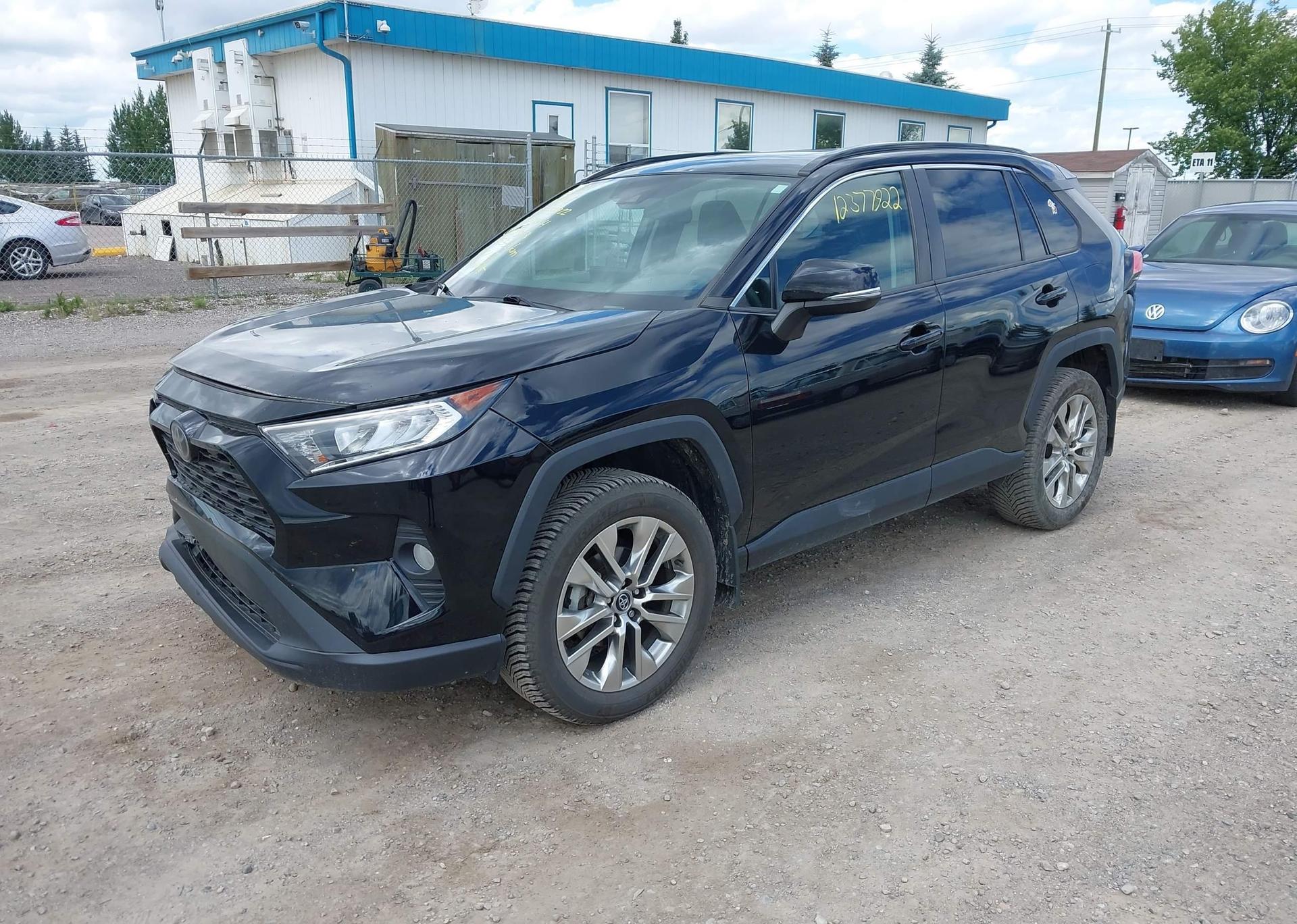 2019 TOYOTA RAV4 XLE