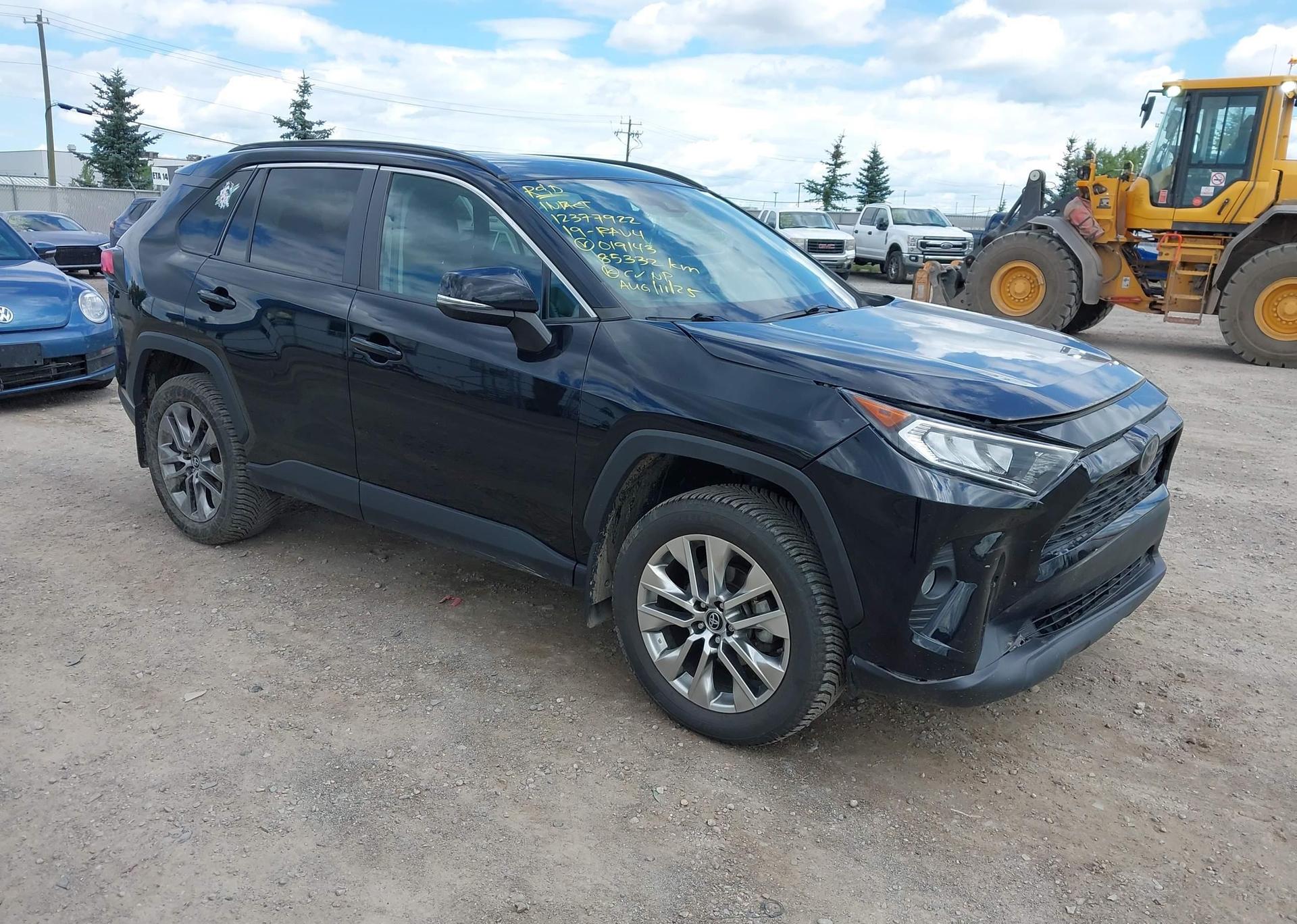 2019 TOYOTA RAV4 XLE