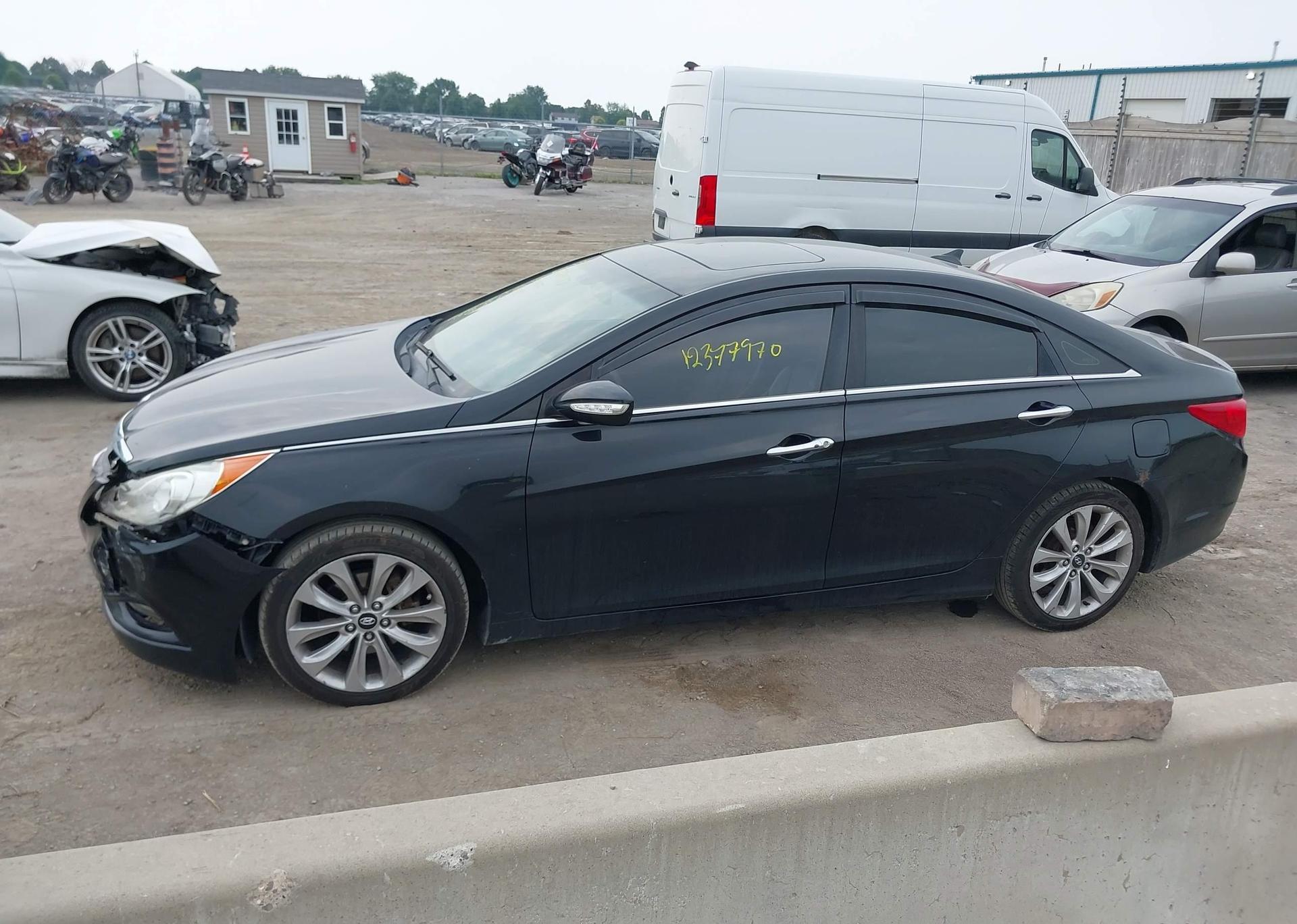 2011 HYUNDAI SONATA SE