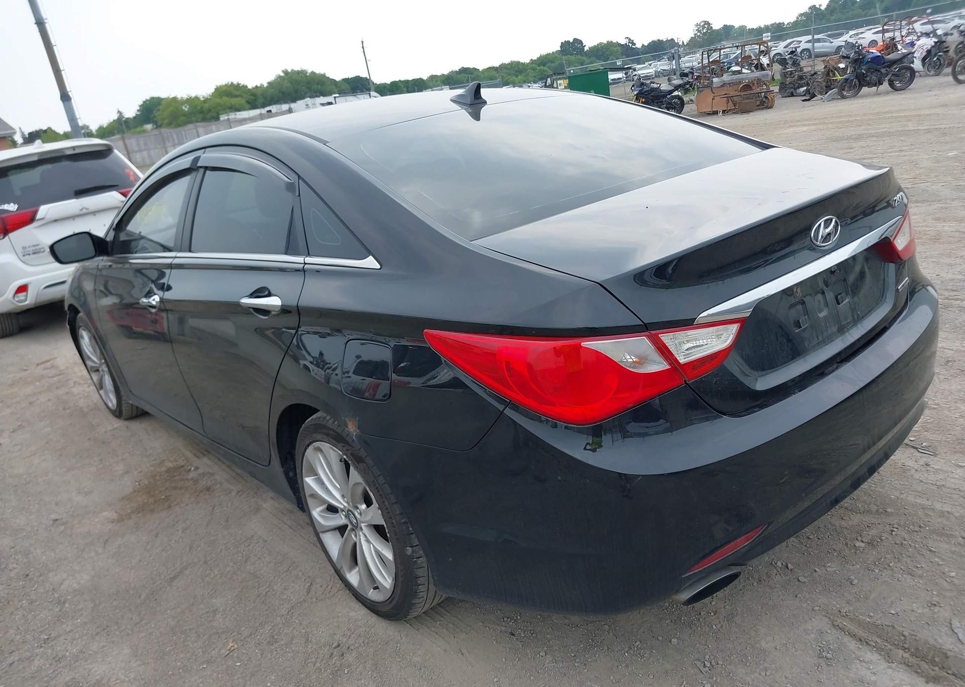 2011 HYUNDAI SONATA SE