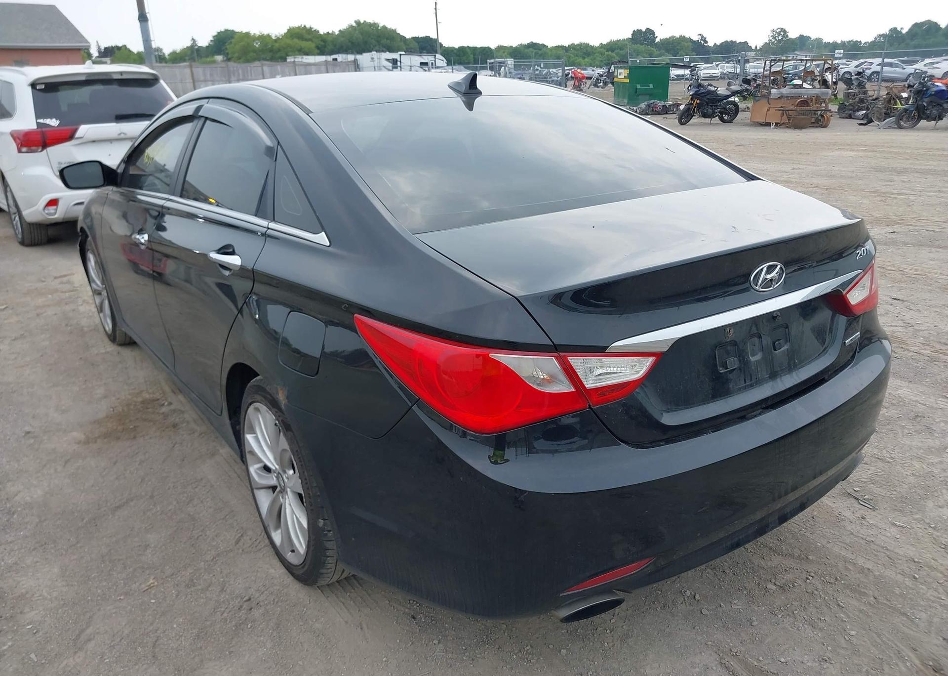 2011 HYUNDAI SONATA SE