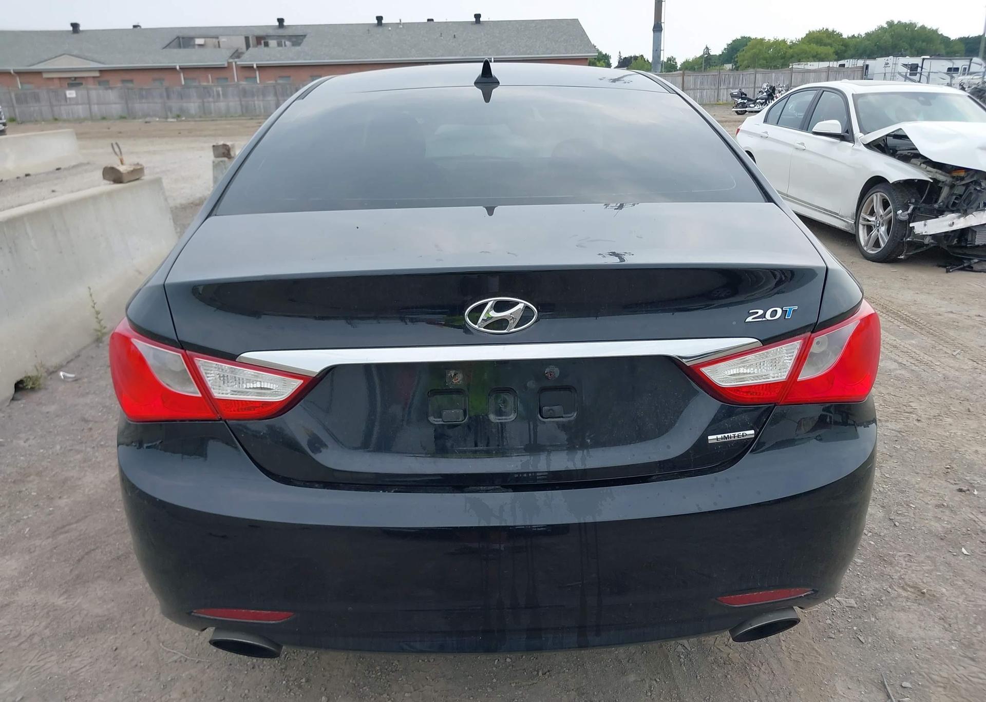 2011 HYUNDAI SONATA SE