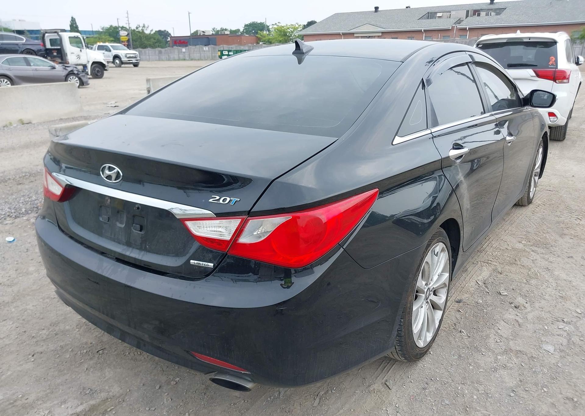 2011 HYUNDAI SONATA SE