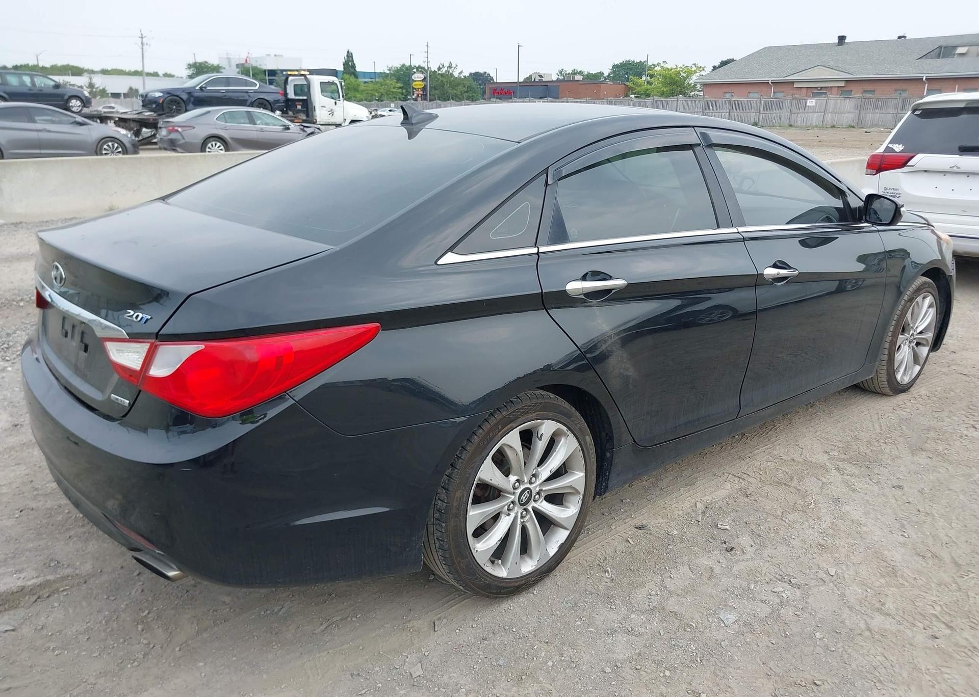 2011 HYUNDAI SONATA SE