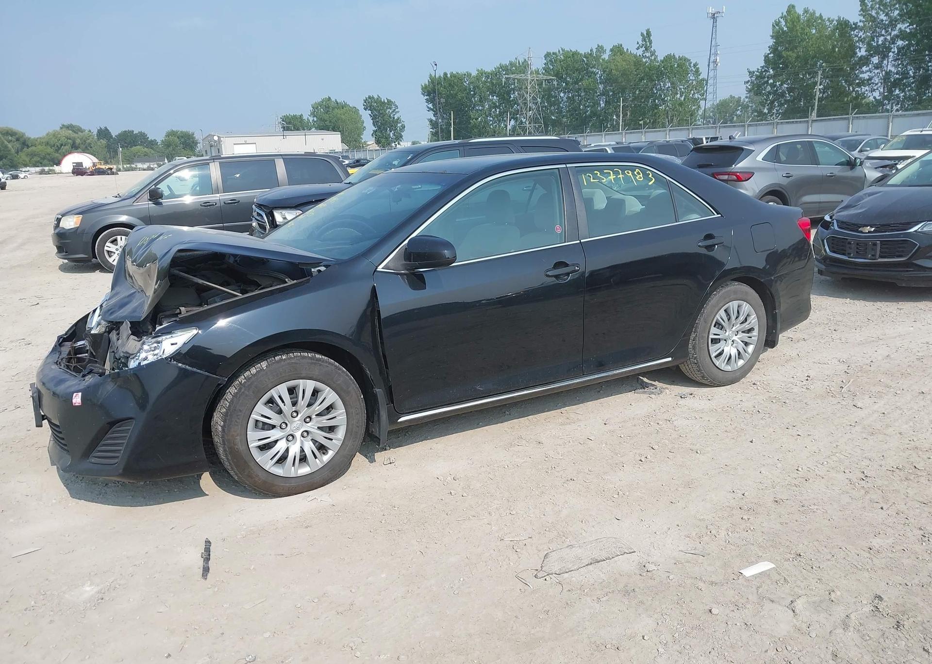 2014 TOYOTA CAMRY LE