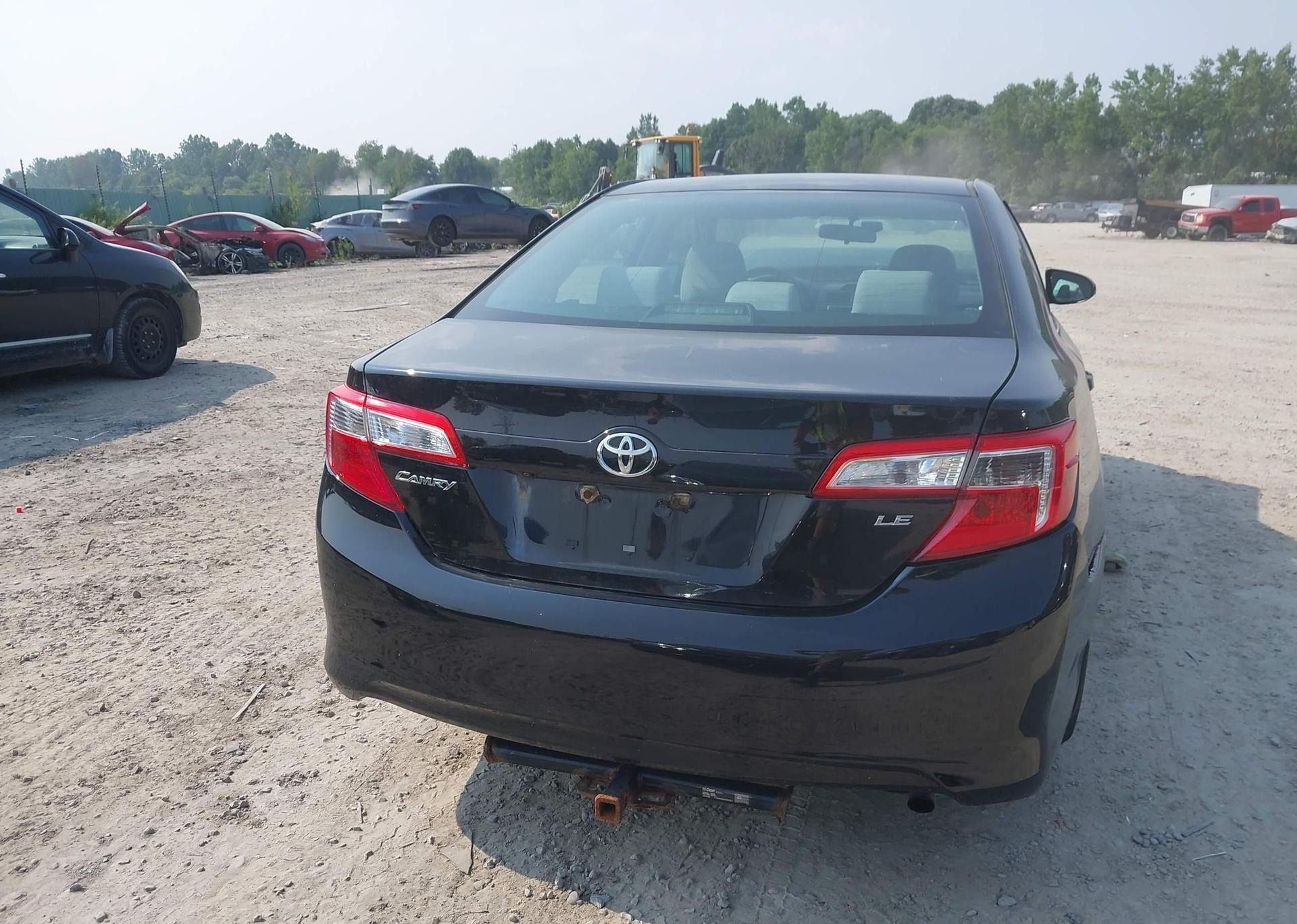 2014 TOYOTA CAMRY LE