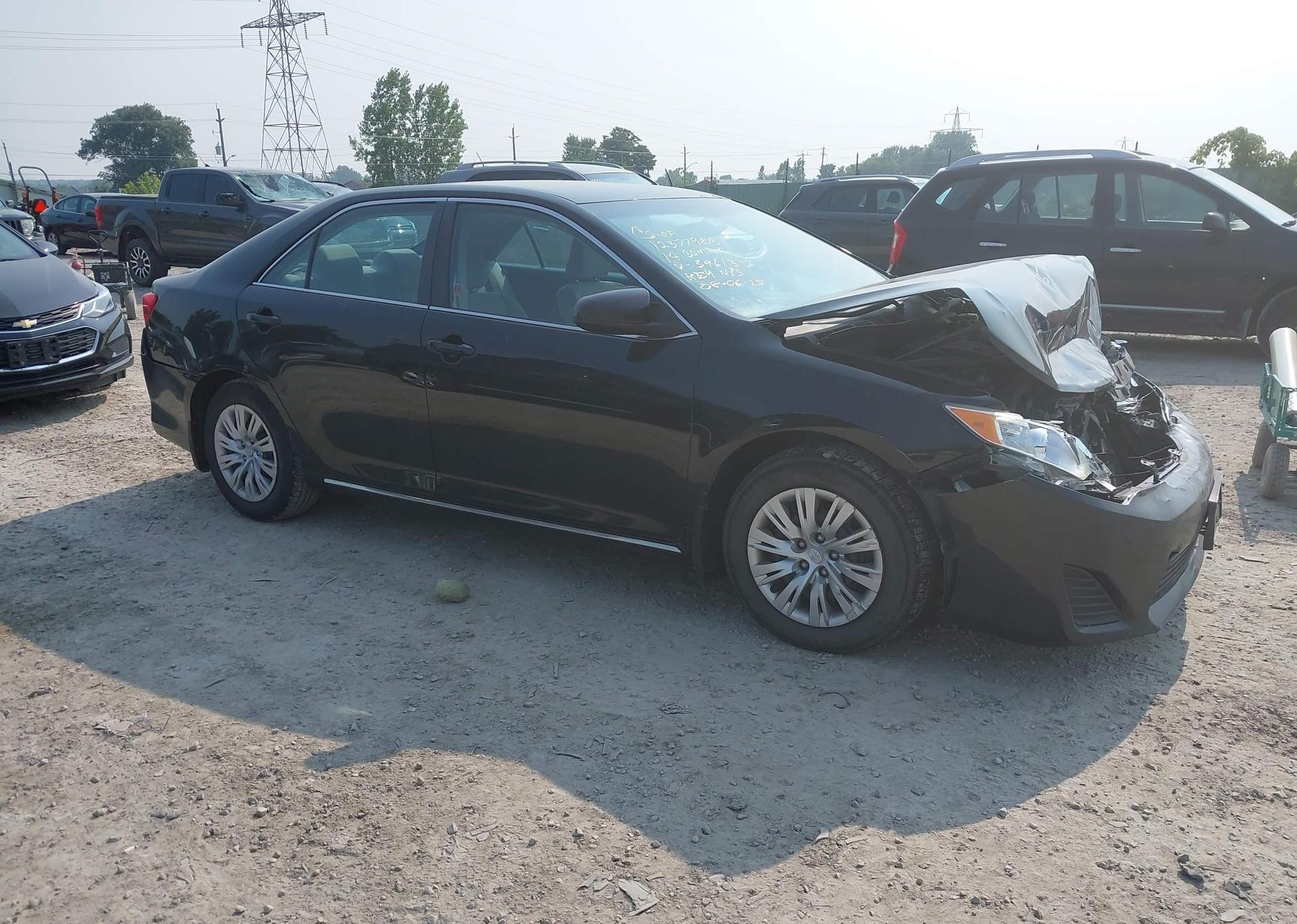 2014 TOYOTA CAMRY LE