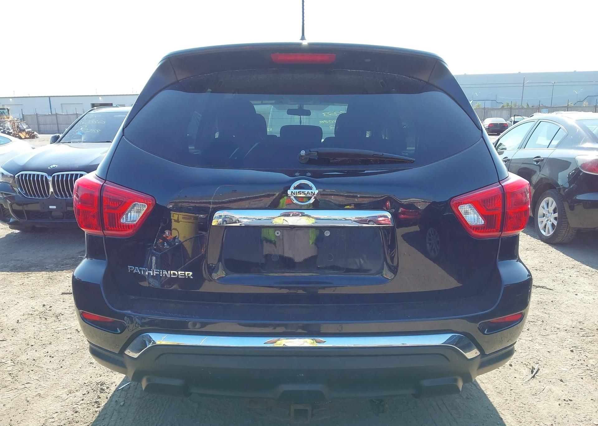 2017 NISSAN PATHFINDER S