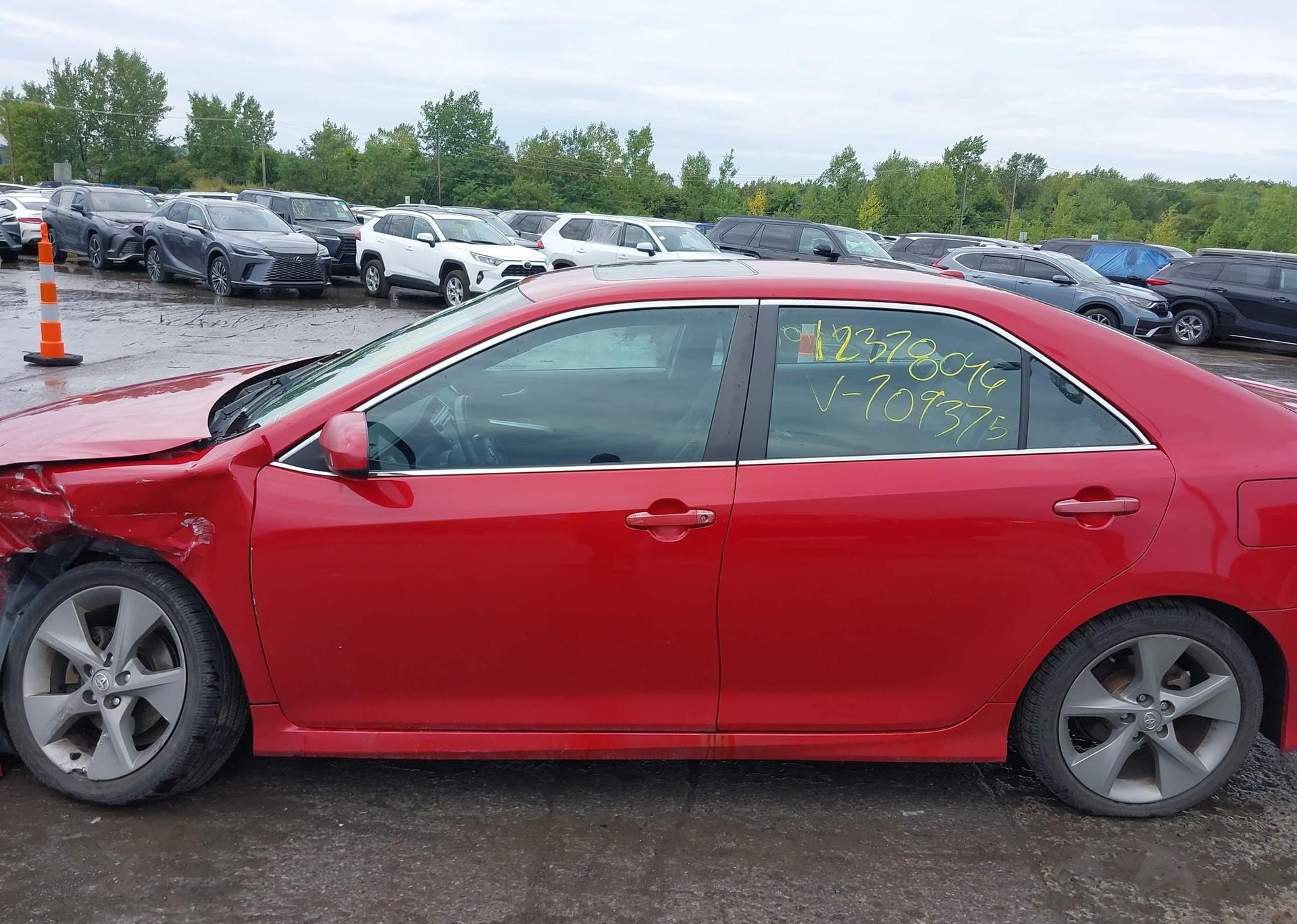2013 TOYOTA CAMRY L