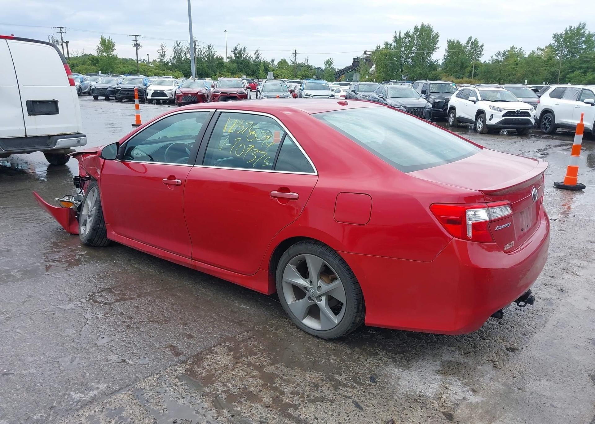2013 TOYOTA CAMRY L