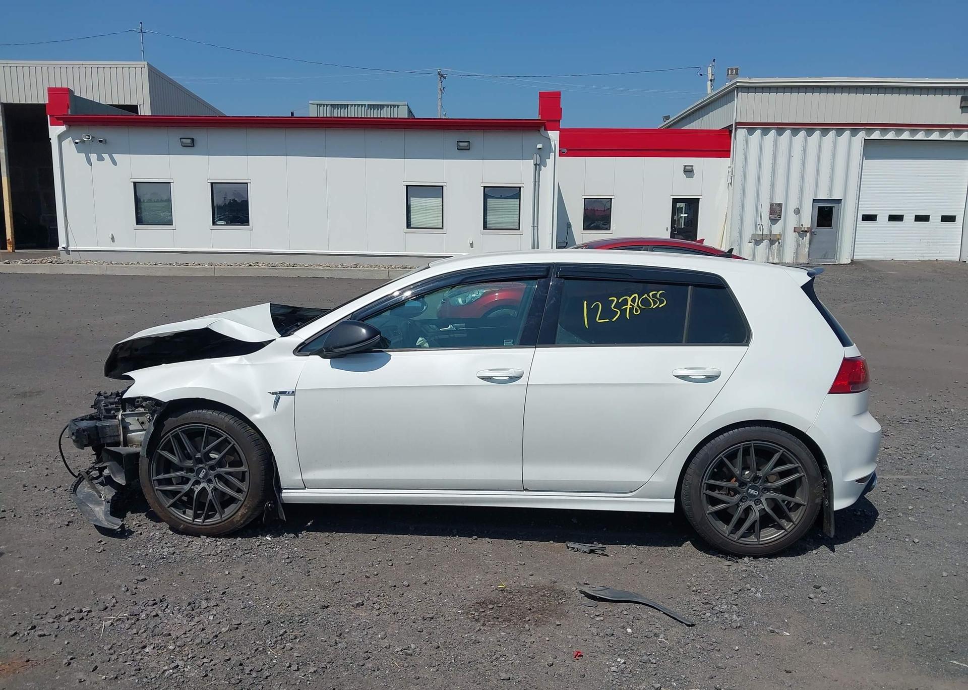 2016 VOLKSWAGEN GOLF R