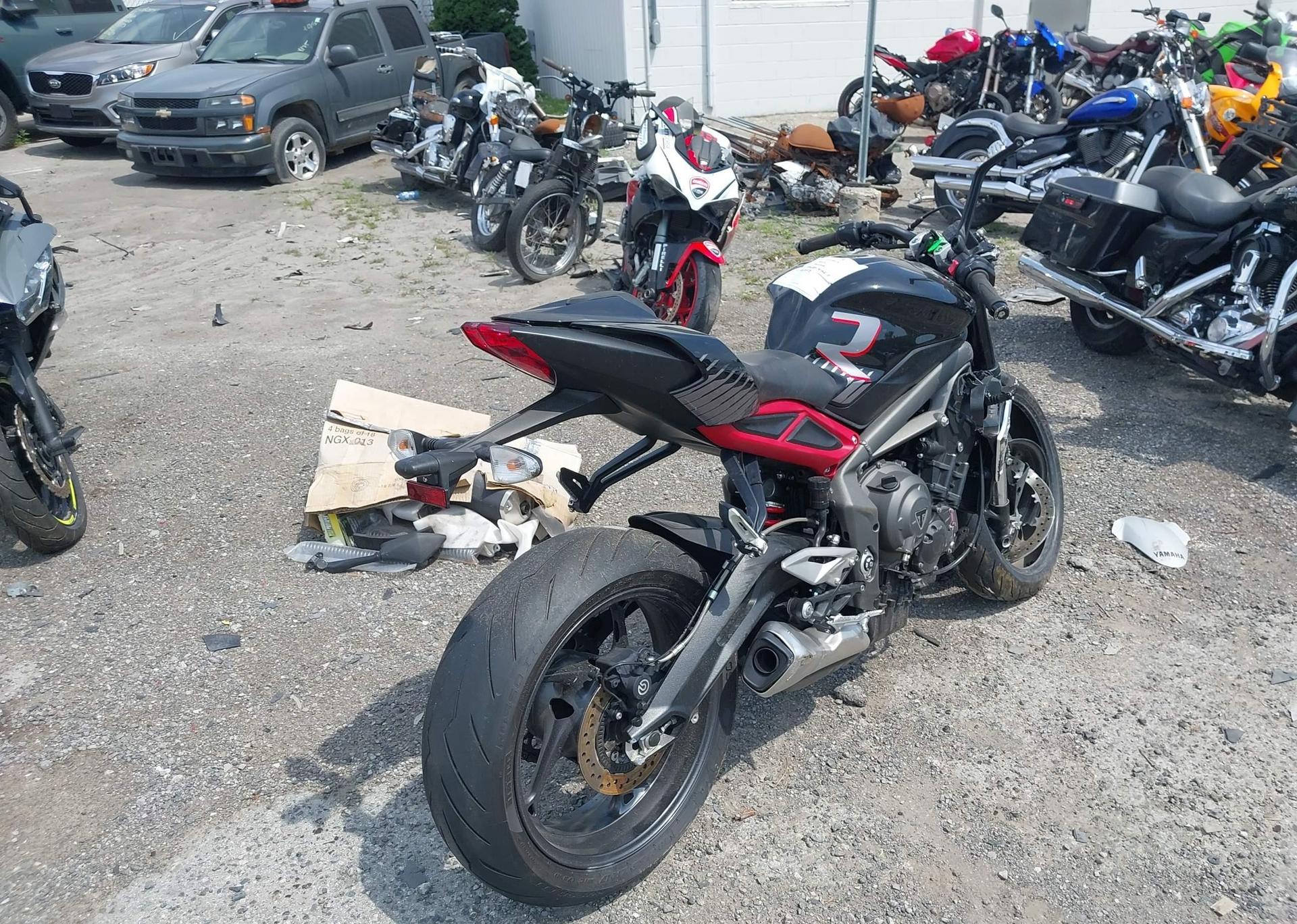 2022 TRIUMPH MOTORCYCLE STREET TRIPLE R