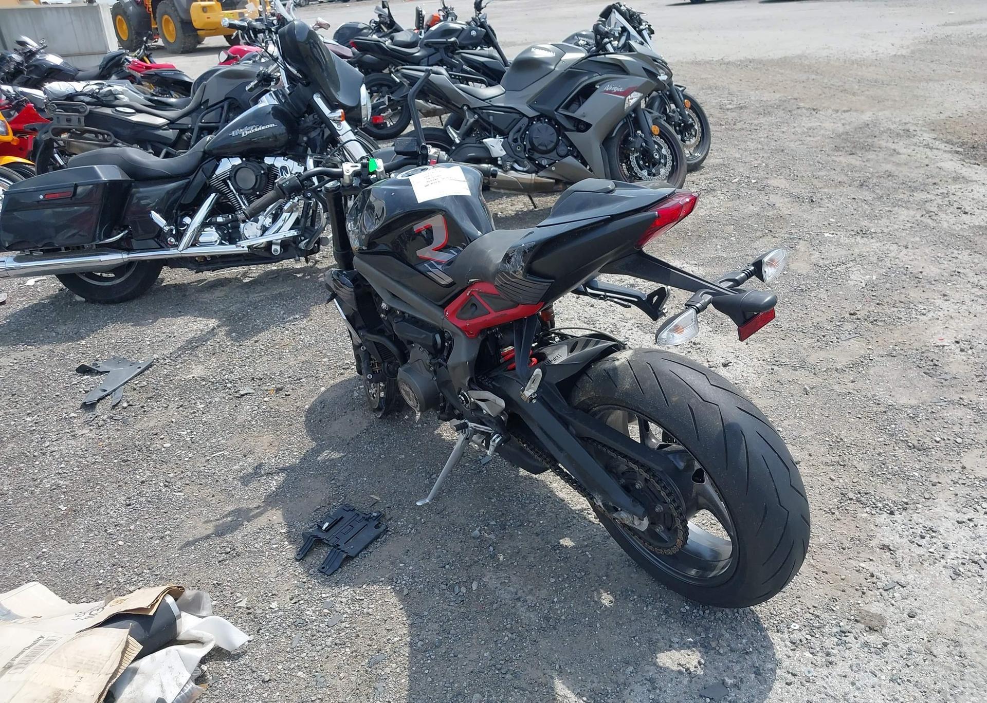 2022 TRIUMPH MOTORCYCLE STREET TRIPLE R