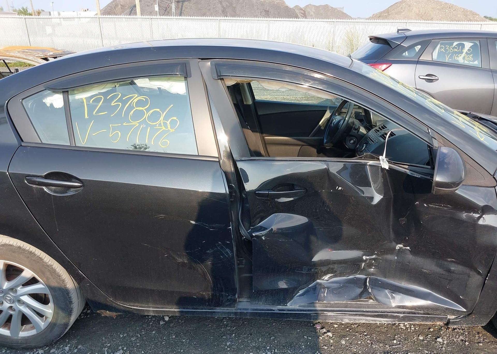 2012 MAZDA 3 I