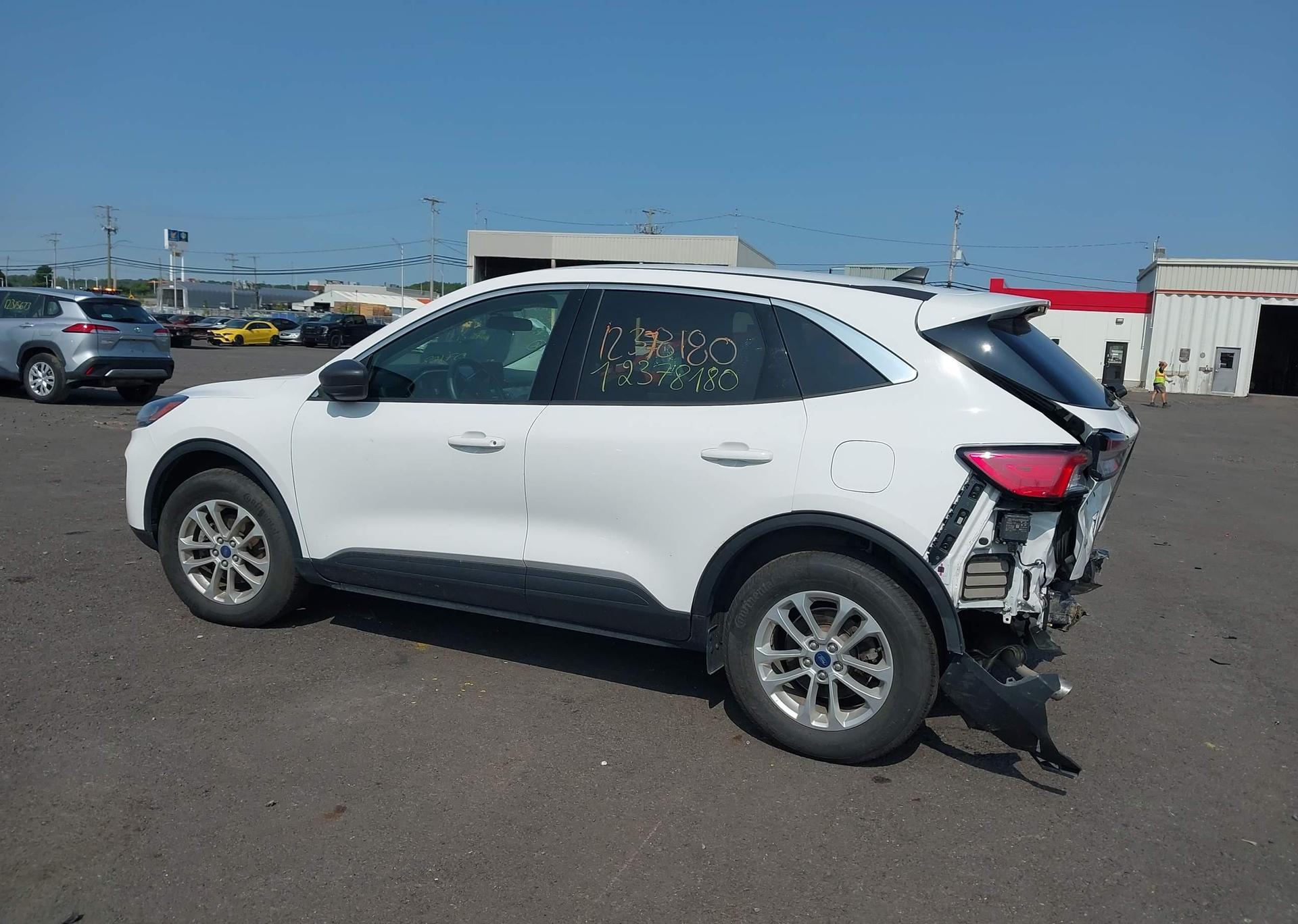 2022 FORD ESCAPE SE