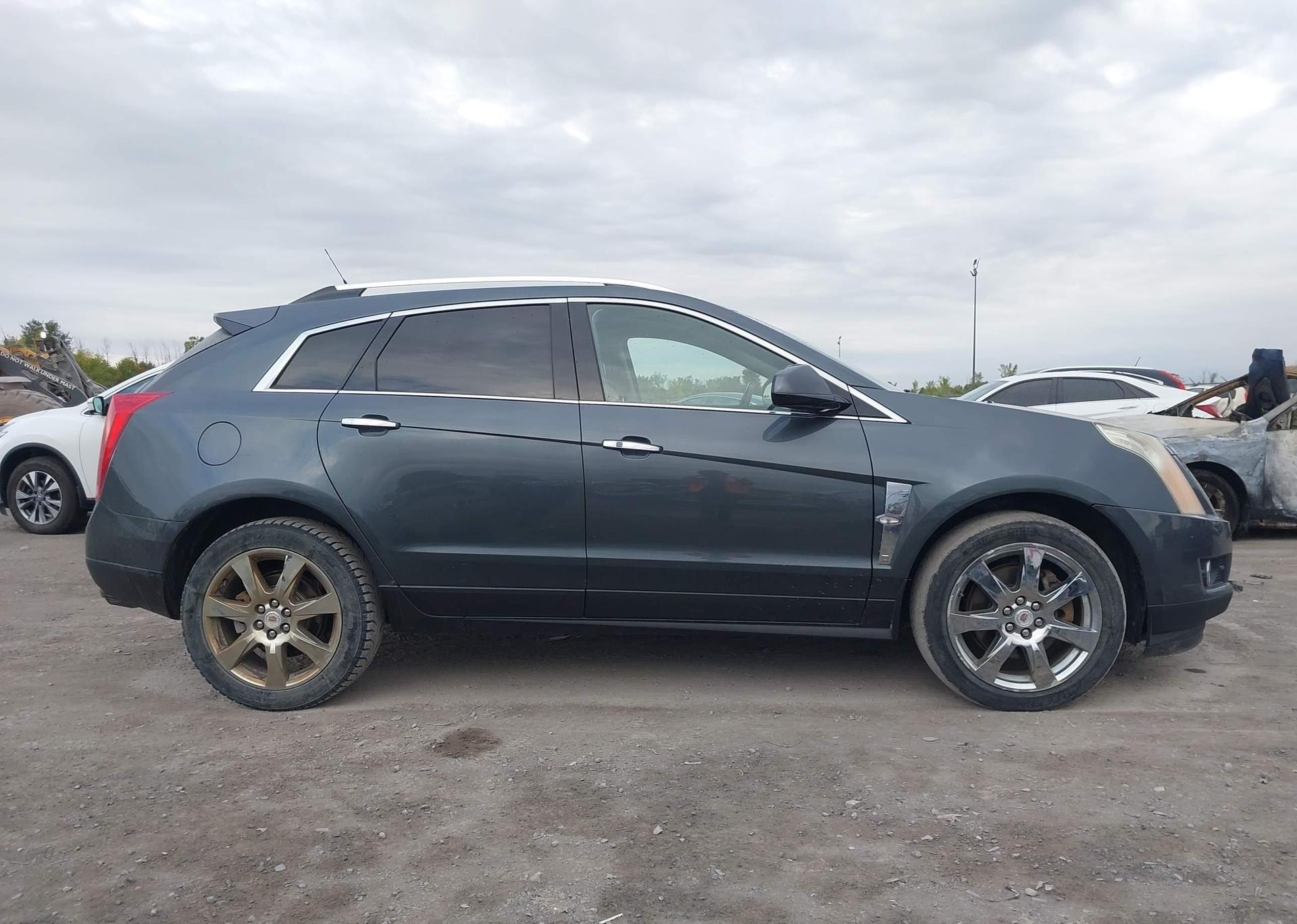 2011 CADILLAC SRX PERFORMANCE COLLECTION