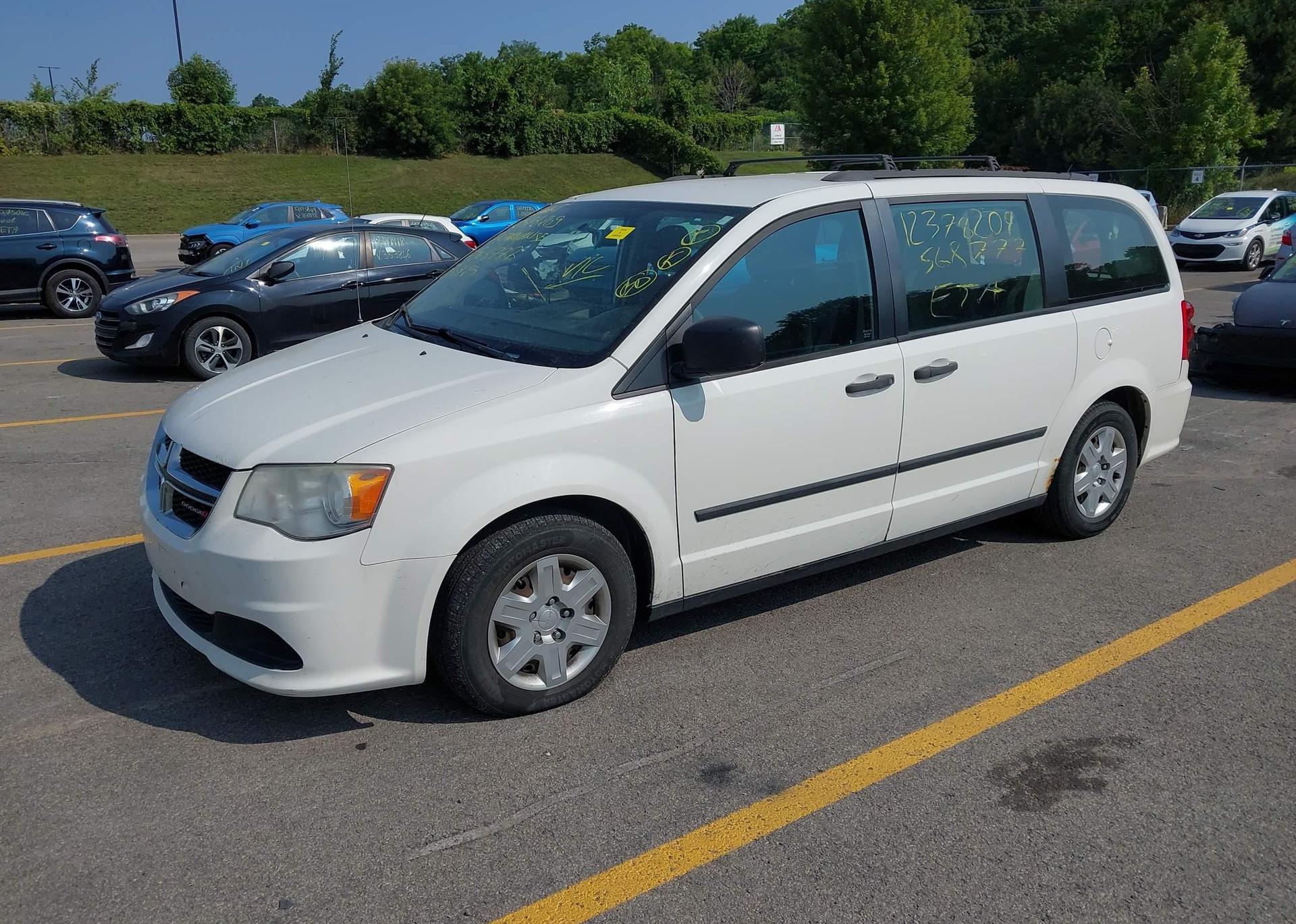 2013 DODGE GRAND CARAVAN SE