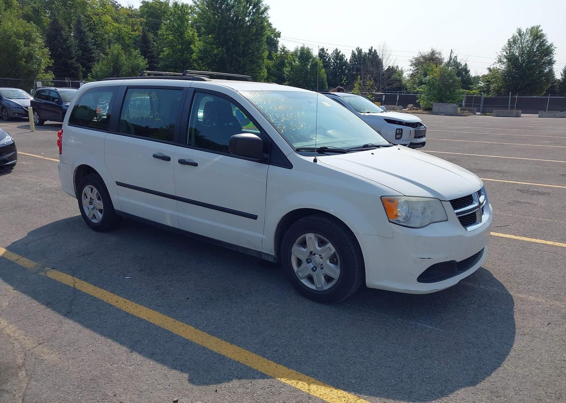 2013 DODGE GRAND CARAVAN SE