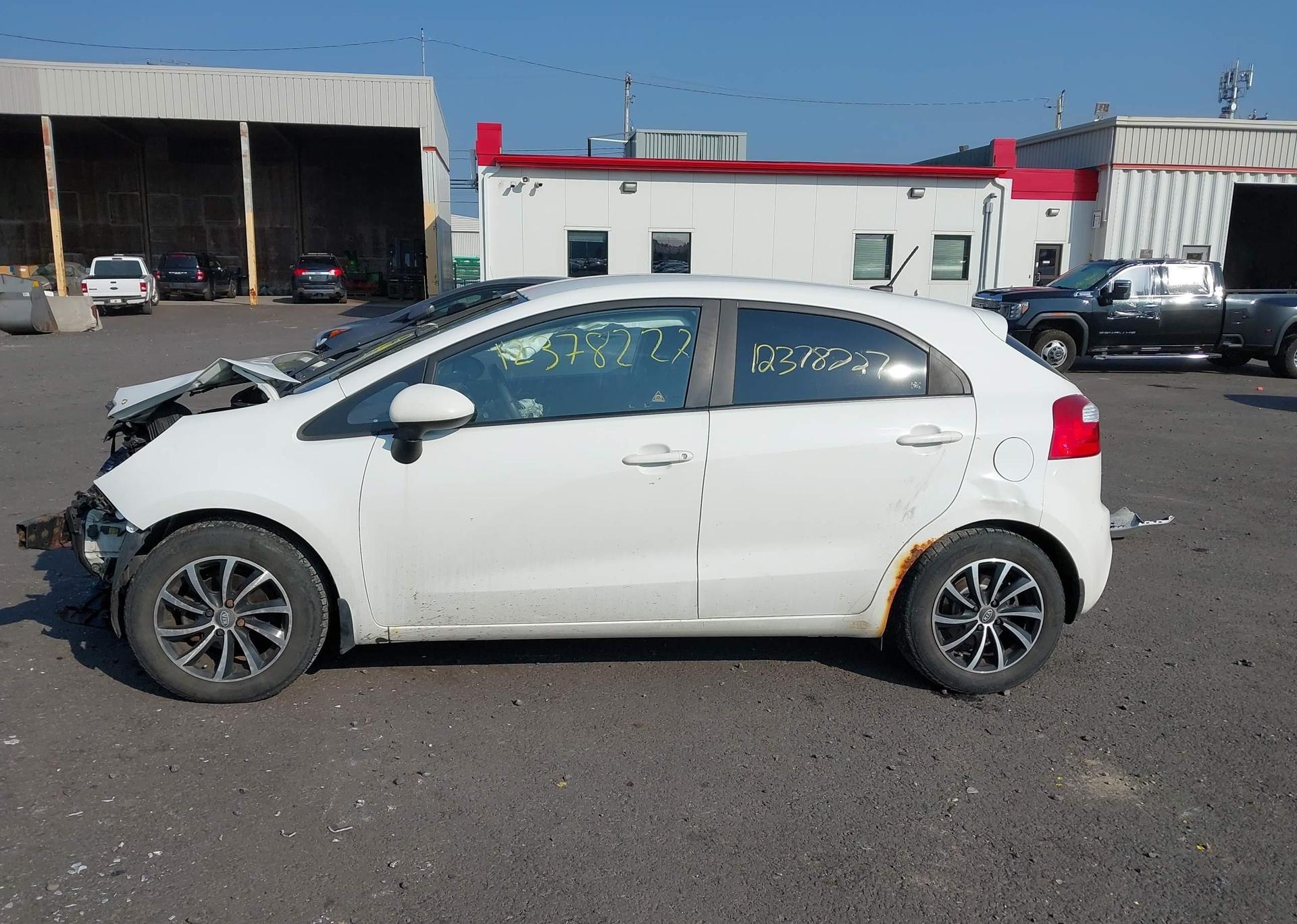 2015 KIA RIO LX