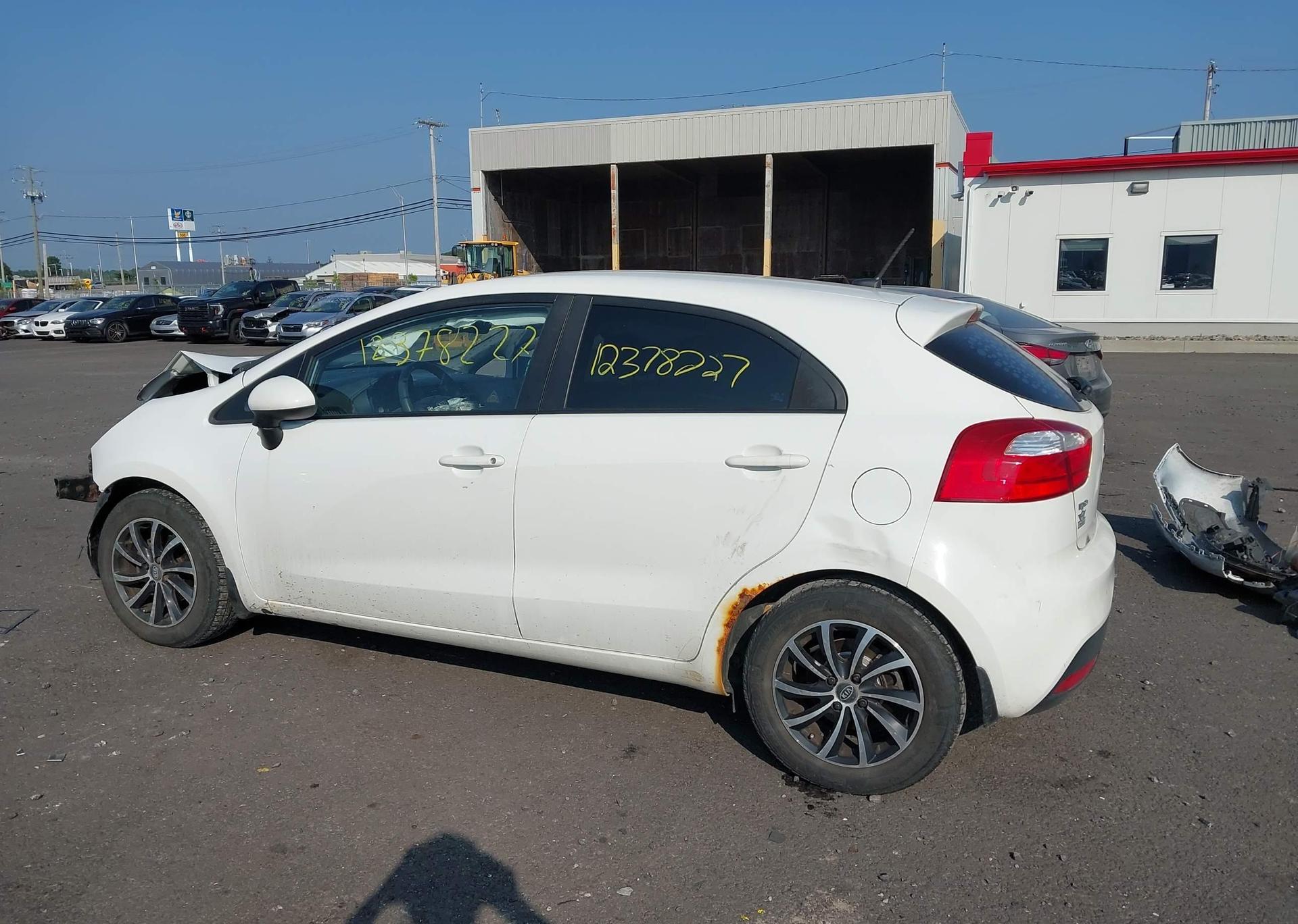2015 KIA RIO LX