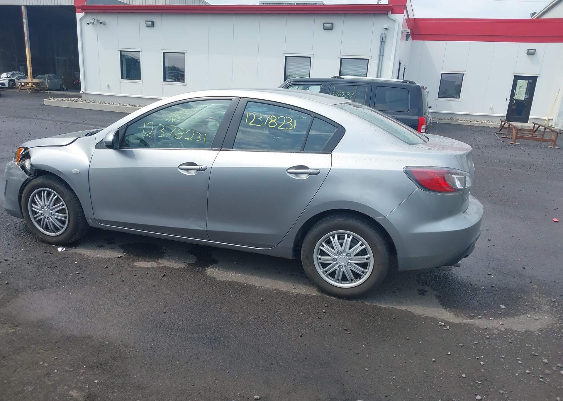 2010 MAZDA 3 I