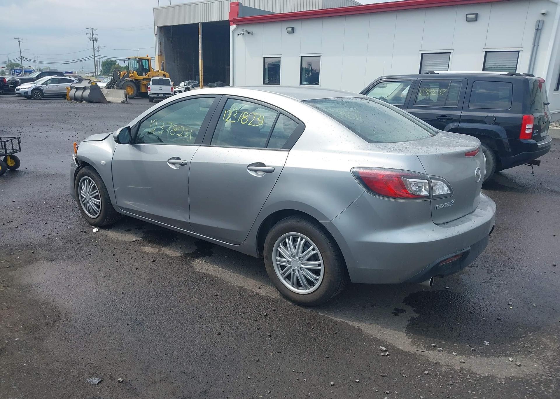 2010 MAZDA 3 I