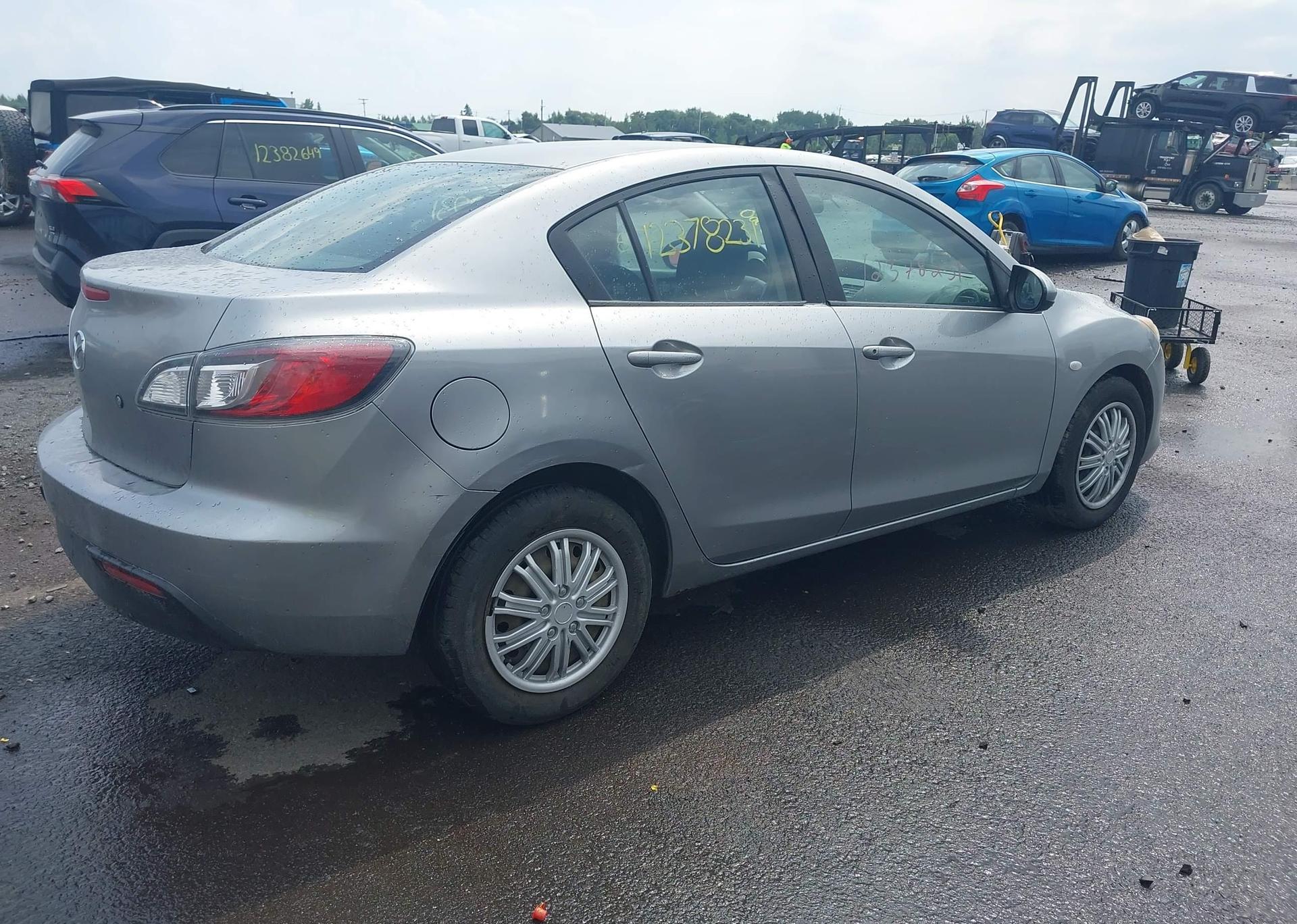2010 MAZDA 3 I