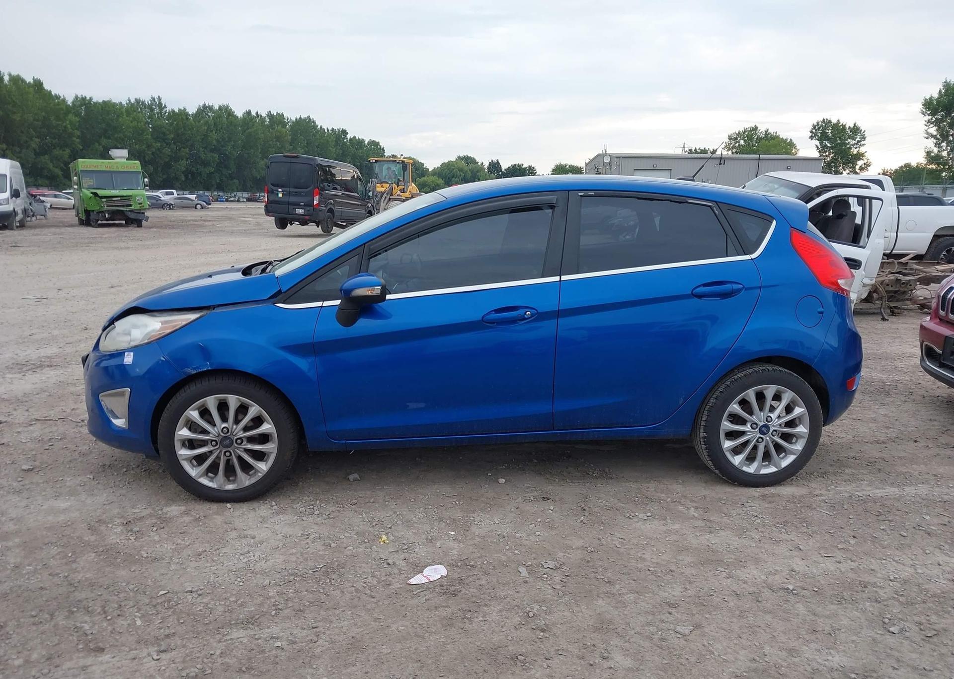 2011 FORD FIESTA SES